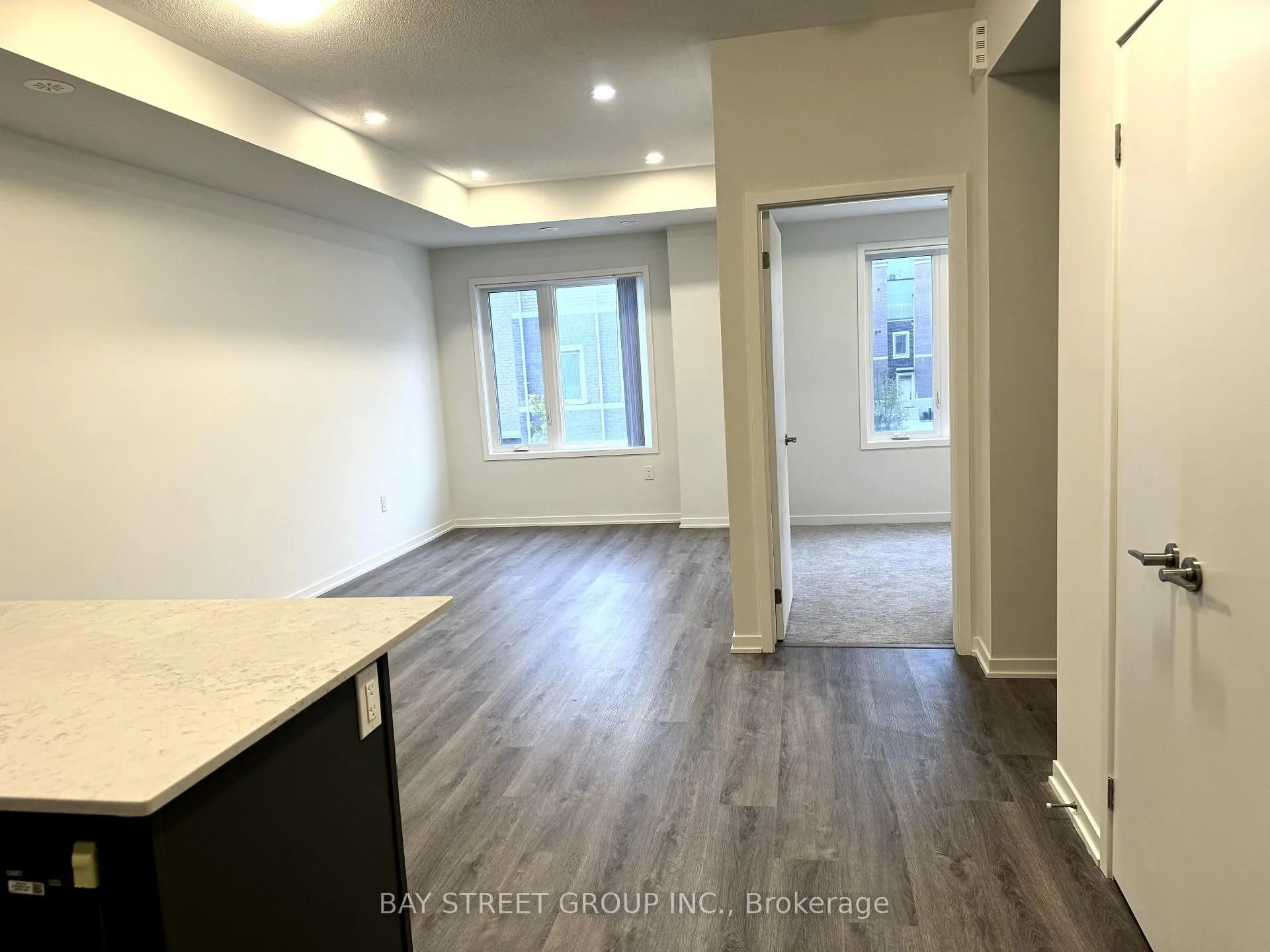 Photo 2 of Unit TH307, 130 Honeyscrisp Crescent, Vaughan, Vaughan Corporate Centre — HOMEH