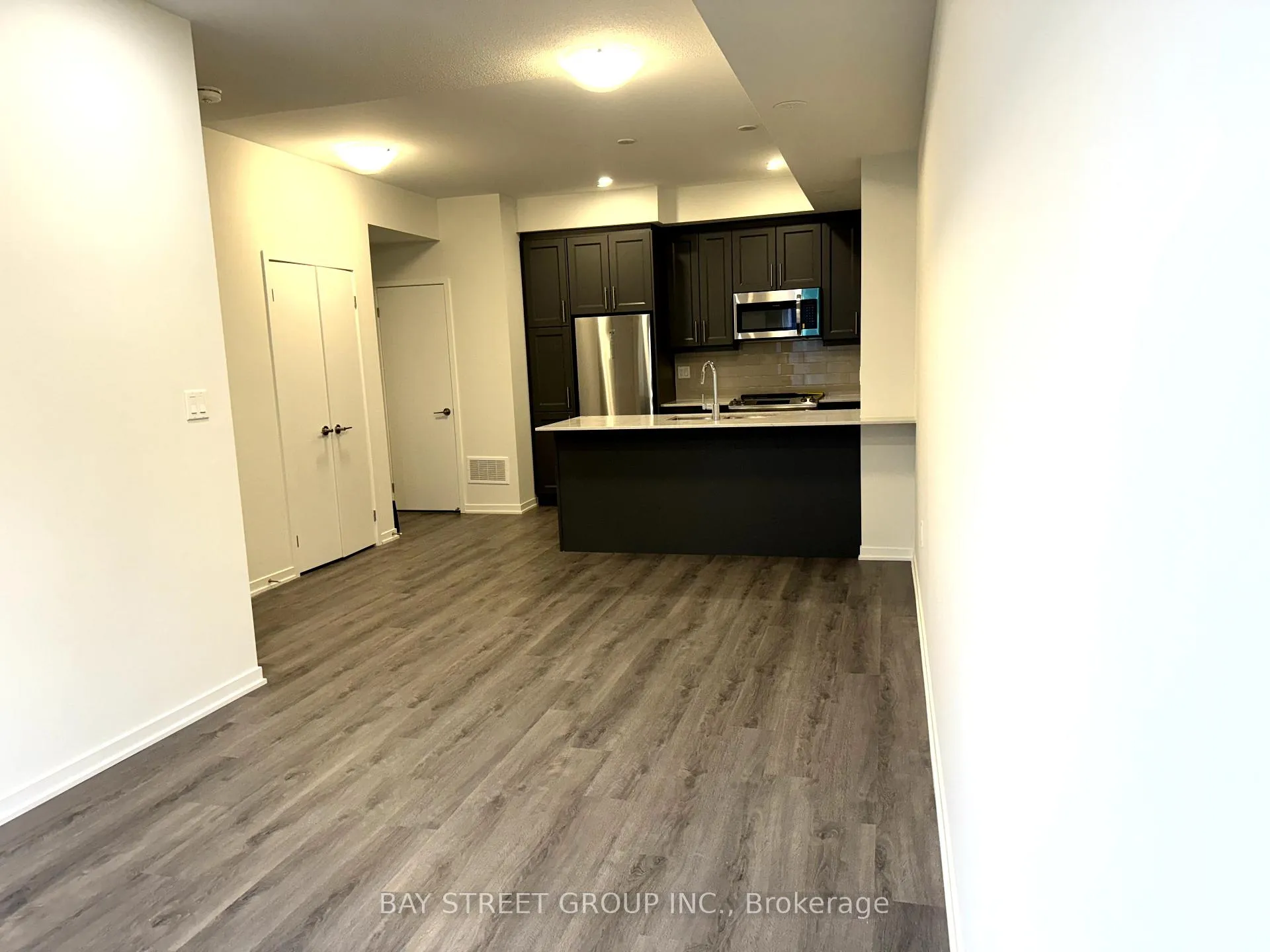 Photo 3 of Unit TH307, 130 Honeyscrisp Crescent, Vaughan, Vaughan Corporate Centre — HOMEH