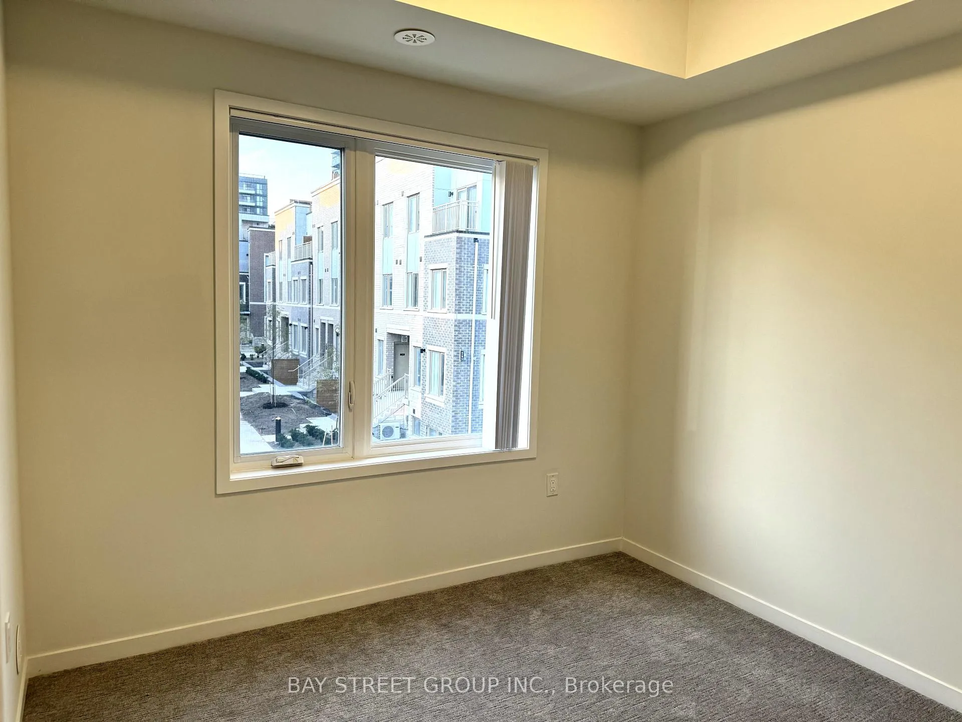 Photo 5 of Unit TH307, 130 Honeyscrisp Crescent, Vaughan, Vaughan Corporate Centre — HOMEH