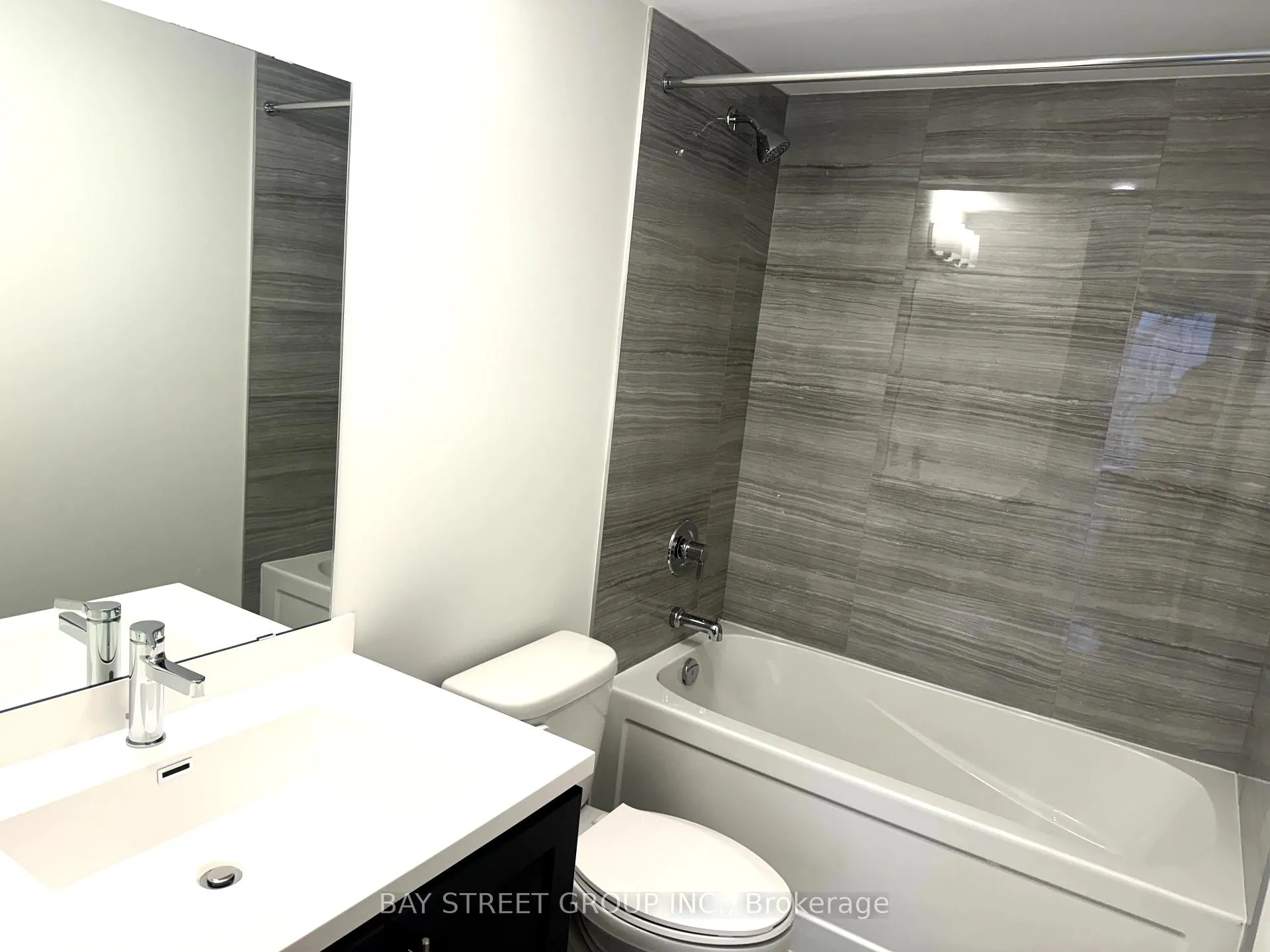 Photo 8 of Unit TH307, 130 Honeyscrisp Crescent, Vaughan, Vaughan Corporate Centre — HOMEH