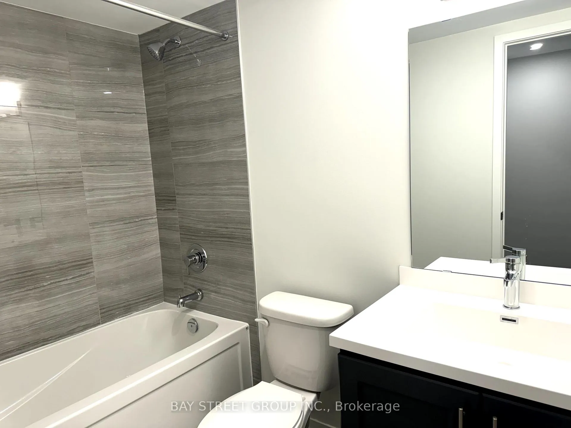 Photo 10 of Unit TH307, 130 Honeyscrisp Crescent, Vaughan, Vaughan Corporate Centre — HOMEH