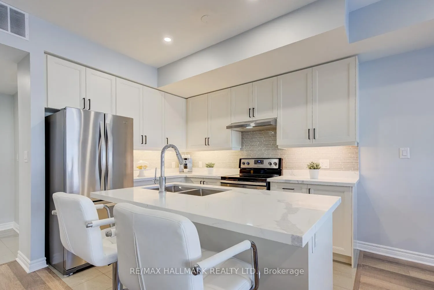 Photo 5 of Unit 231, 3905 Major Mackenzie Drive, Vaughan, Vellore Village — HOMEH