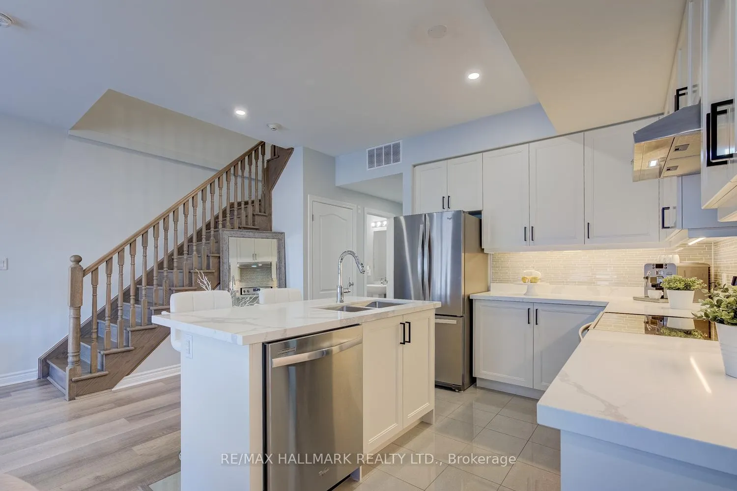 Photo 9 of Unit 231, 3905 Major Mackenzie Drive, Vaughan, Vellore Village — HOMEH