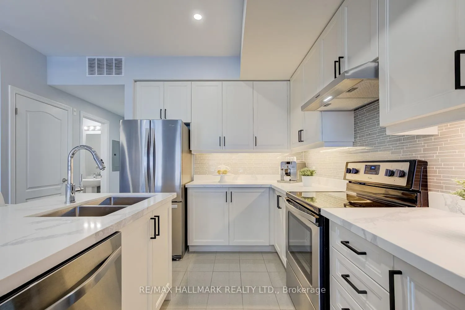 Photo 10 of Unit 231, 3905 Major Mackenzie Drive, Vaughan, Vellore Village — HOMEH