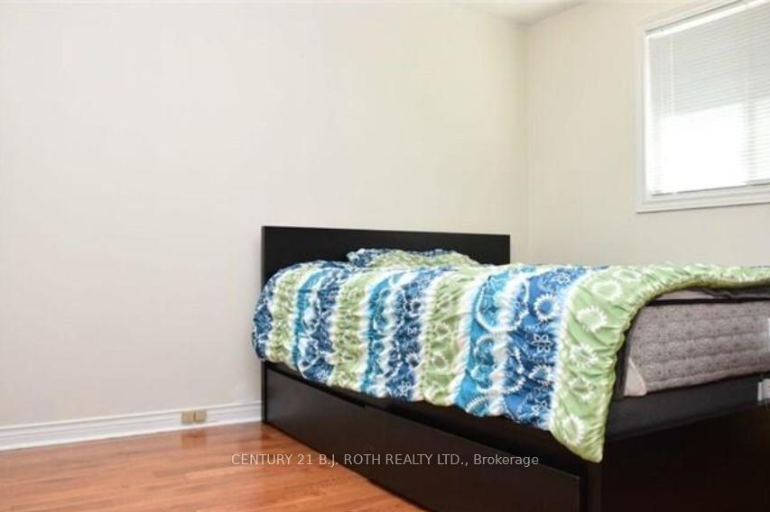Photo 7 of Unit Upper, 22 Mapleton Avenue, Barrie, Holly — HOMEH
