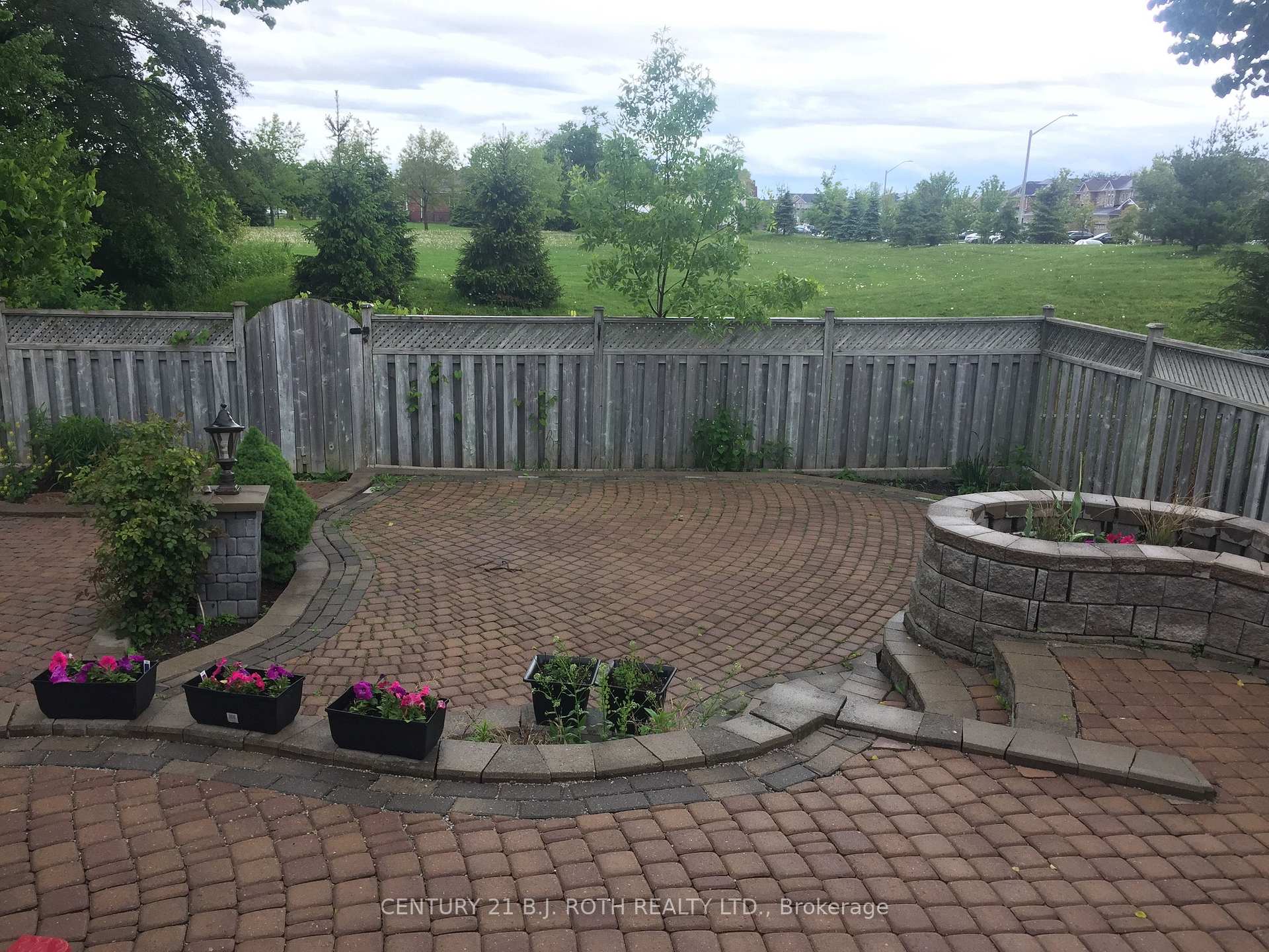 Photo 11 of Unit Upper, 22 Mapleton Avenue, Barrie, Holly — HOMEH