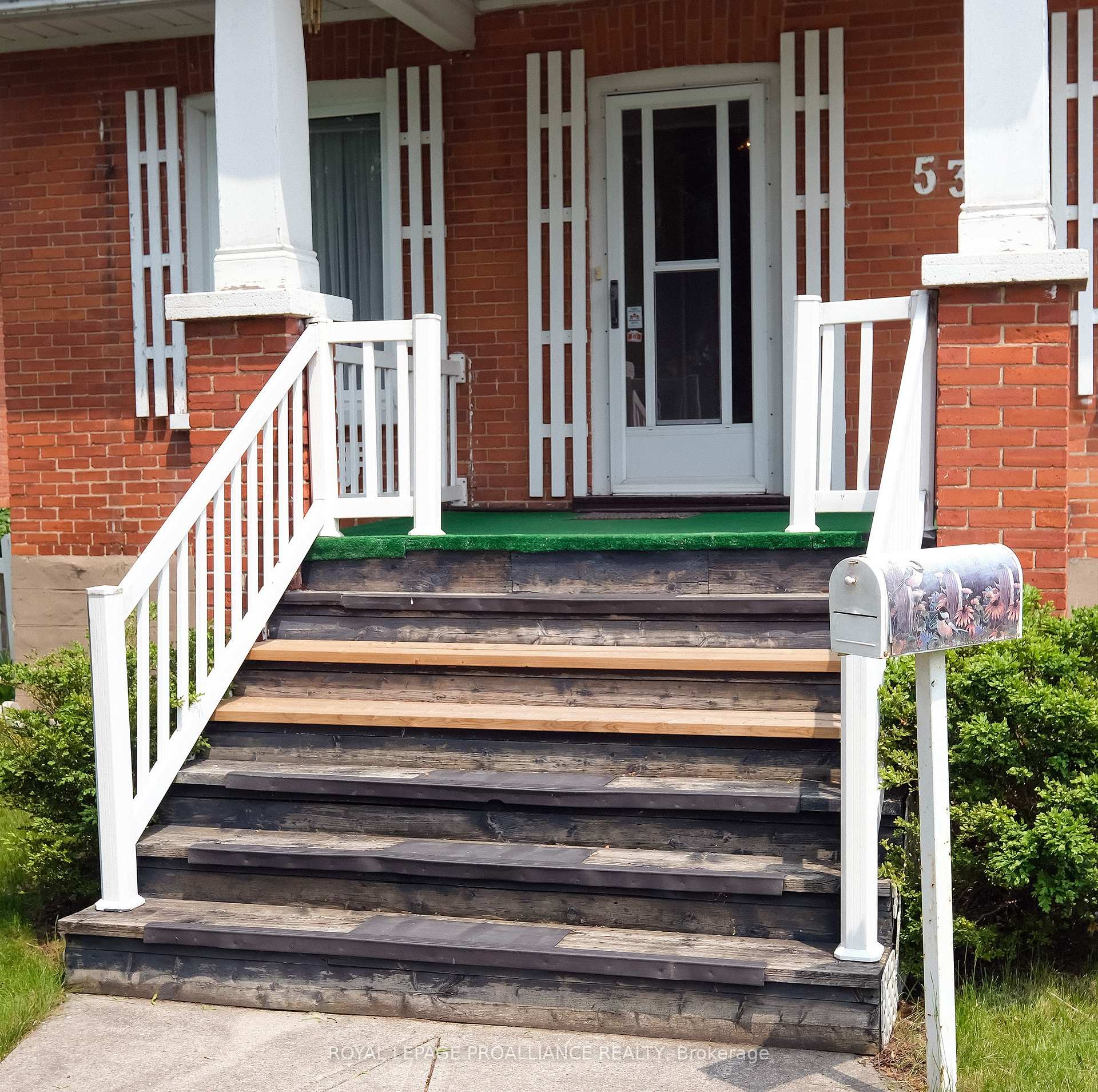 Photo 3 of 53 Gordon Street, Belleville, Belleville Ward — HOMEH