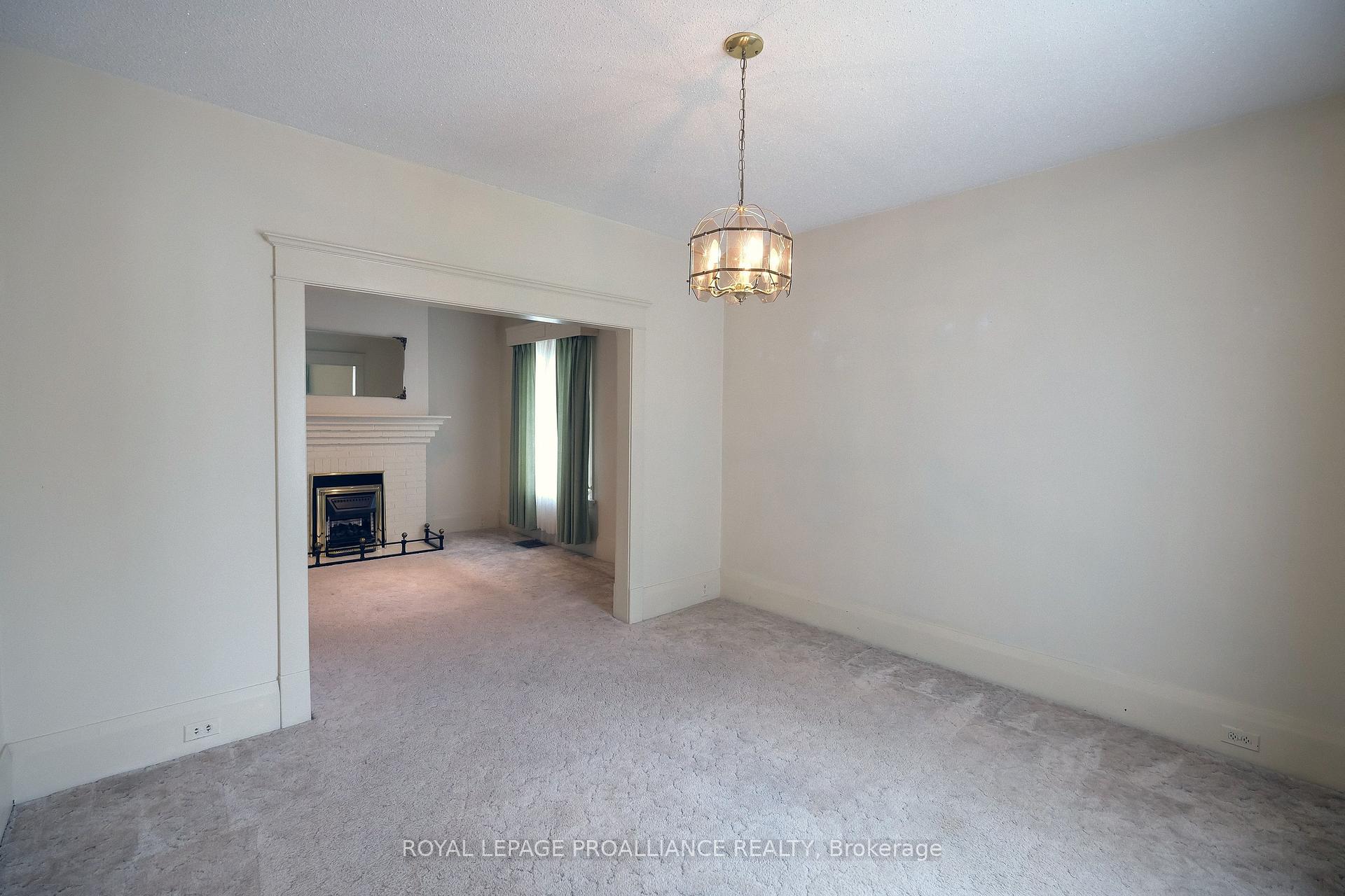 Photo 8 of 53 Gordon Street, Belleville, Belleville Ward — HOMEH