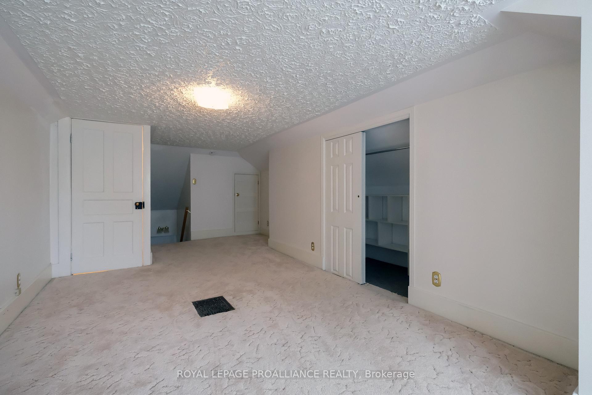 Photo 20 of 53 Gordon Street, Belleville, Belleville Ward — HOMEH