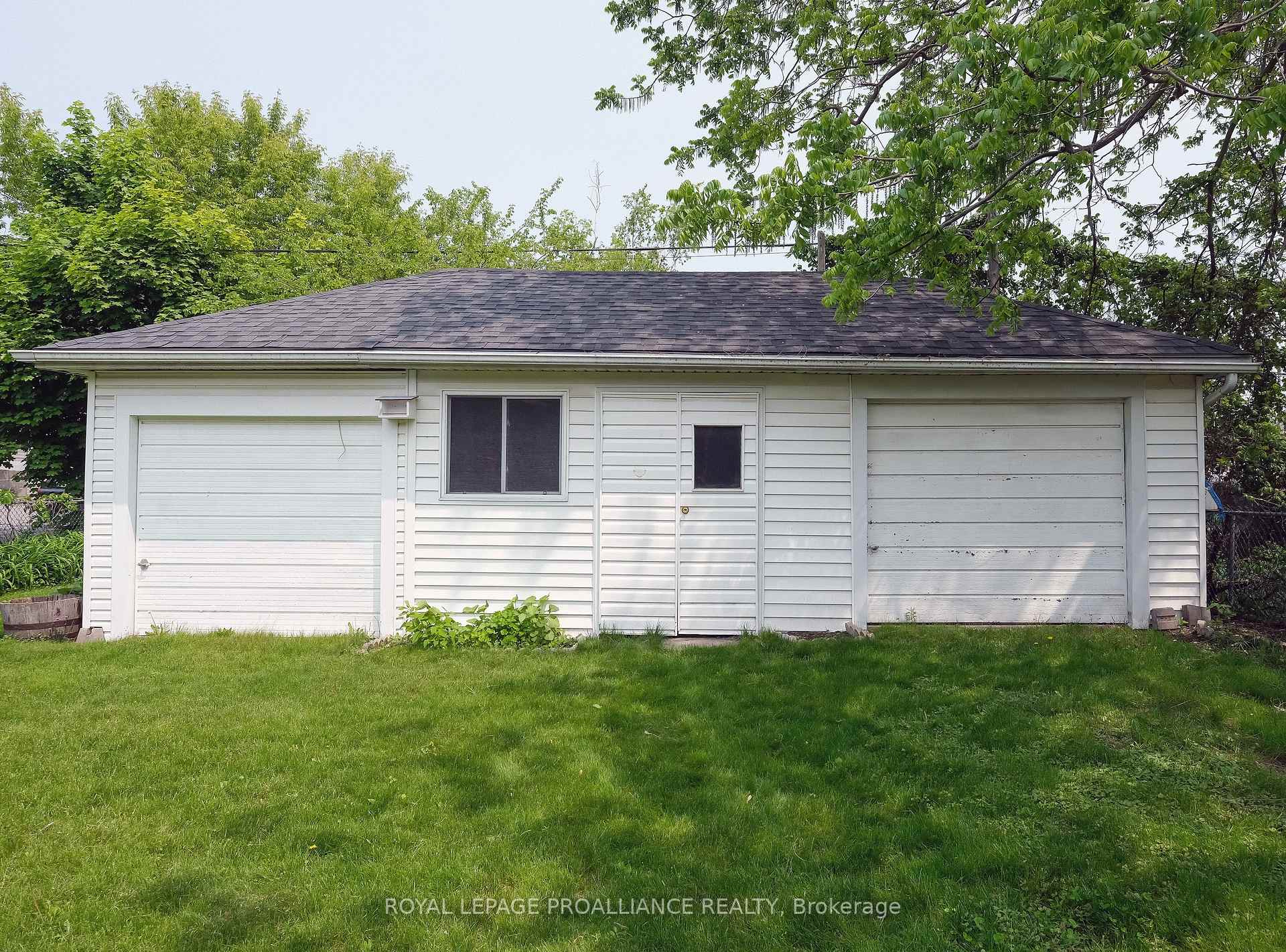 Photo 29 of 53 Gordon Street, Belleville, Belleville Ward — HOMEH