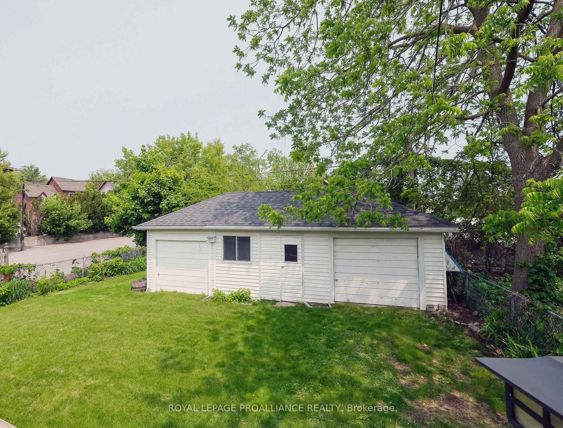 Photo 31 of 53 Gordon Street, Belleville, Belleville Ward — HOMEH