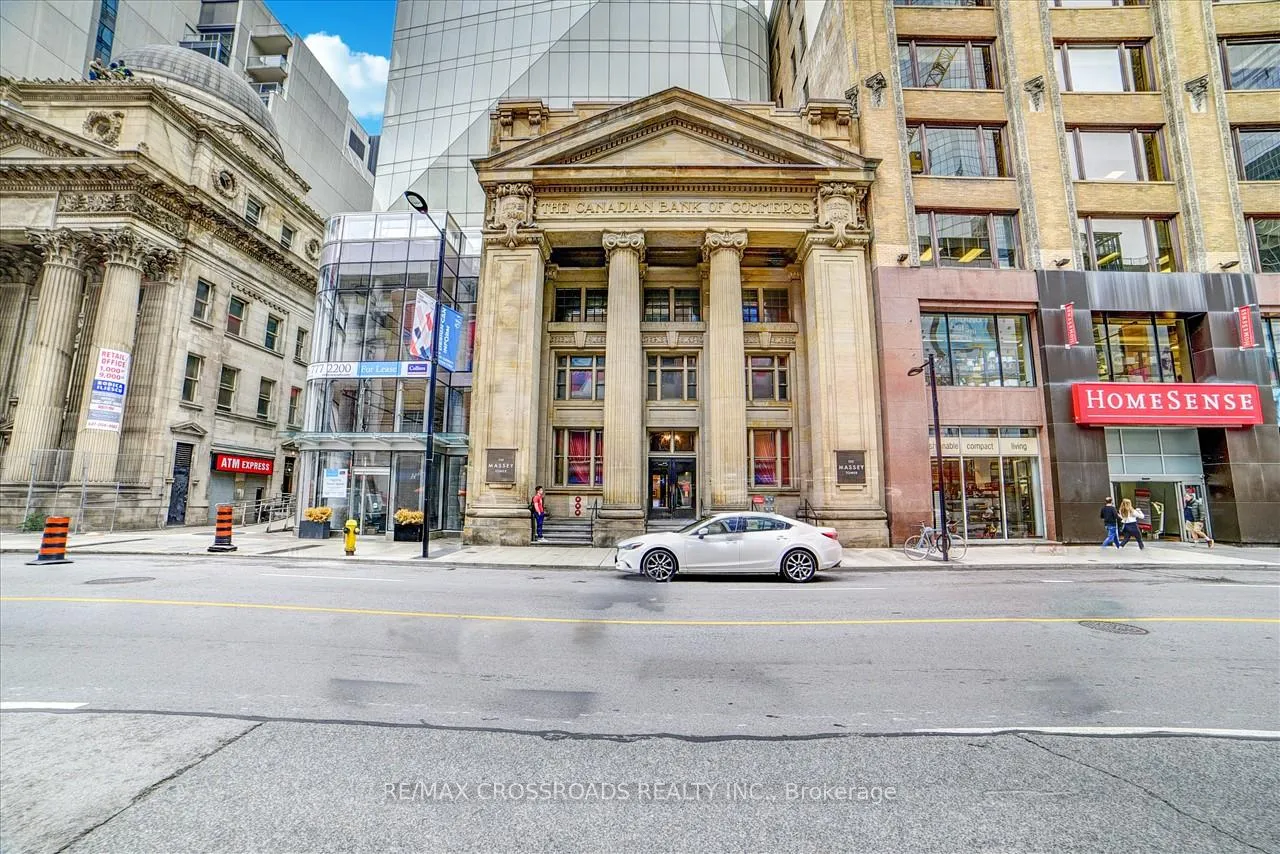 Front of Unit 5214, 197 Yonge Street