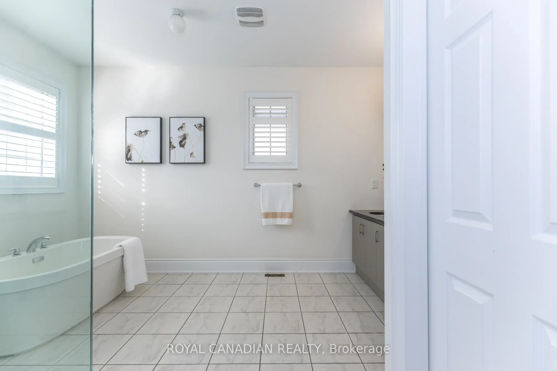 Photo 35 of 24 Buttonwood Road, Brampton, Toronto Gore Rural Estate — HOMEH