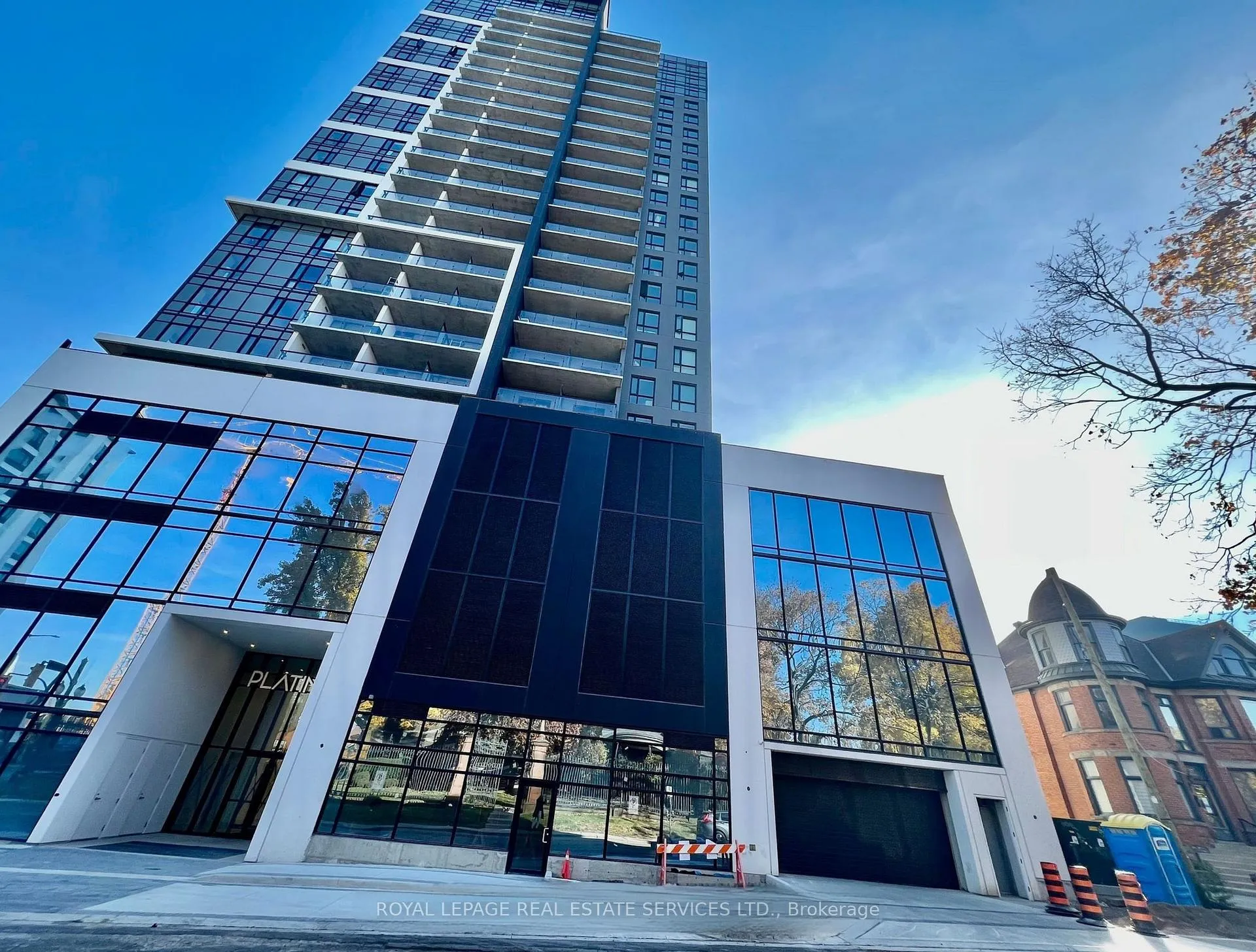 Front of Unit 1108, 15 Queen Street S