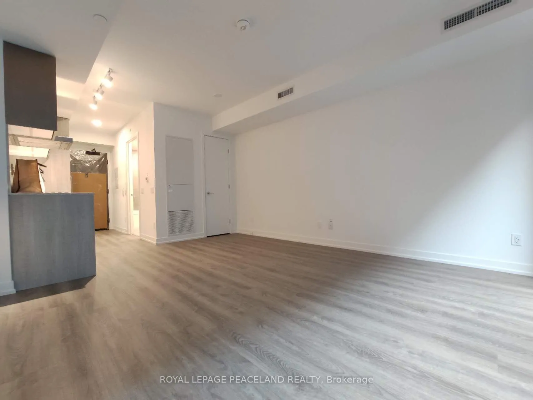 Photo 9 of Unit 810, 771 Yonge Street, Toronto, The Annex — HOMEH