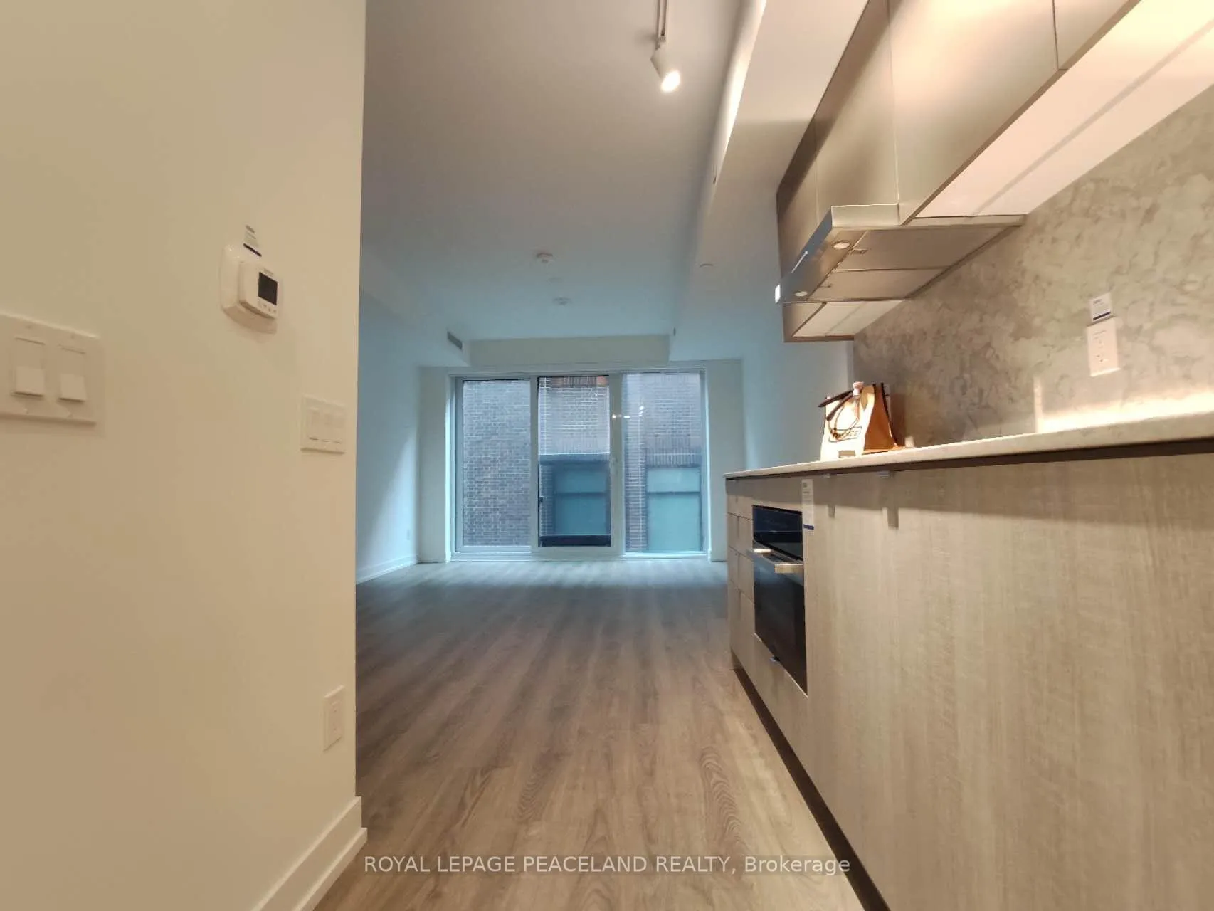 Photo 11 of Unit 810, 771 Yonge Street, Toronto, The Annex — HOMEH