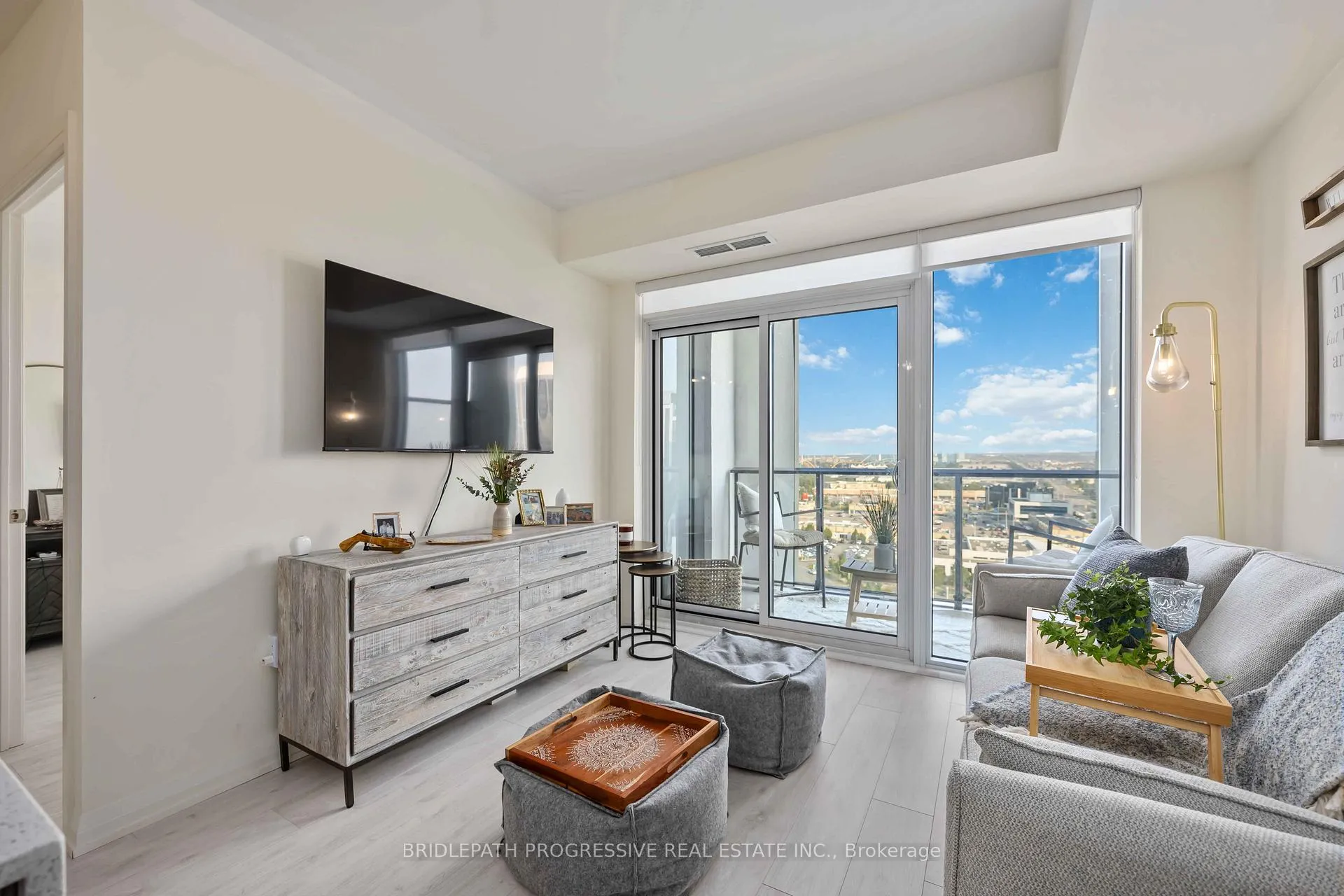Photo 6 of Unit 1523, 9000 Jane Street, Vaughan, Concord — HOMEH