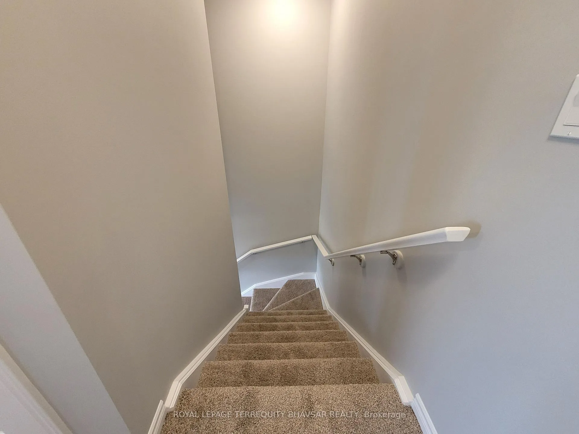 Photo 37 of 18 Oat Lane, Kitchener, Pioneer Park/Doon/Wyldwoods — HOMEH