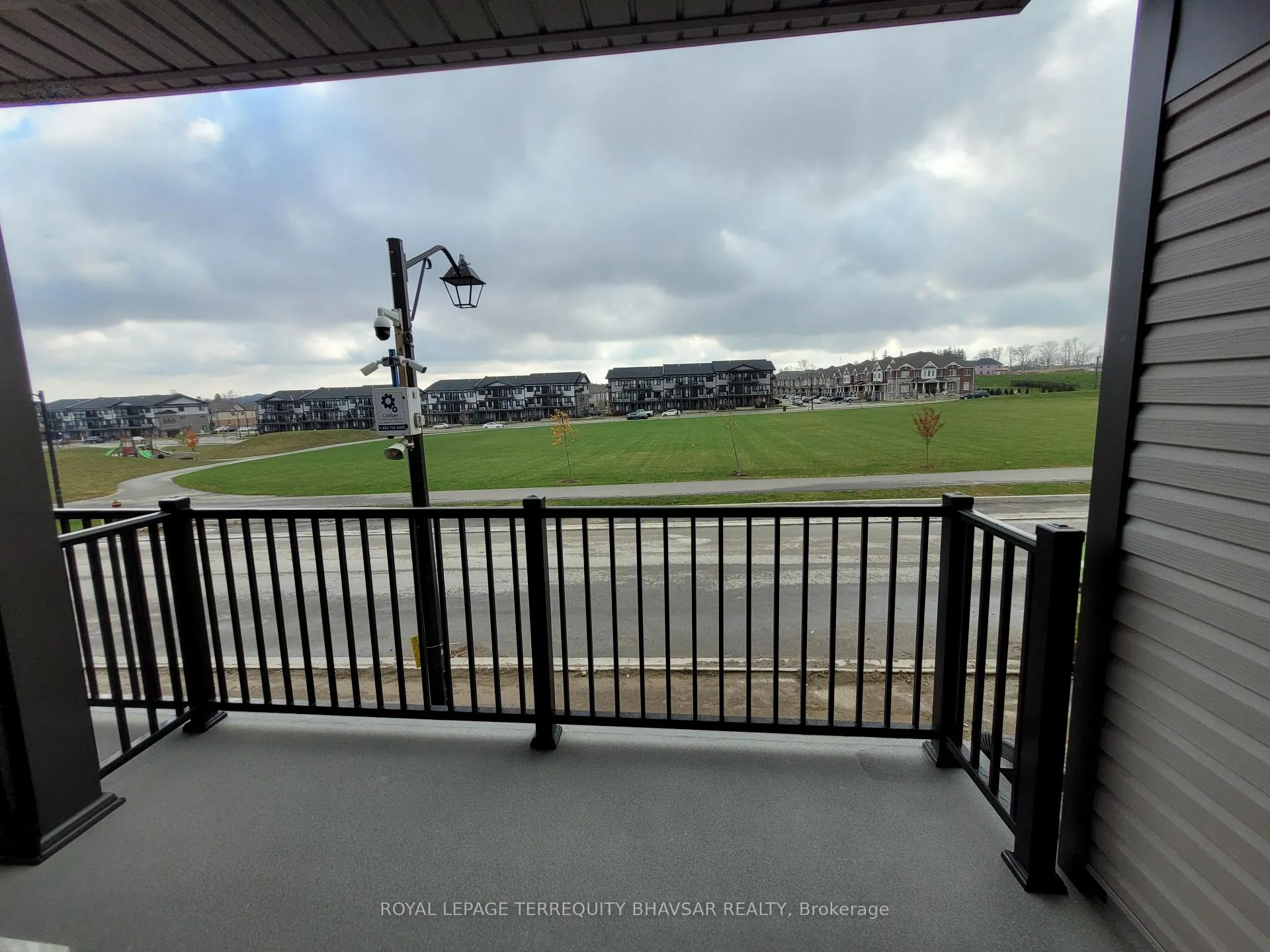 Photo 38 of 18 Oat Lane, Kitchener, Pioneer Park/Doon/Wyldwoods — HOMEH