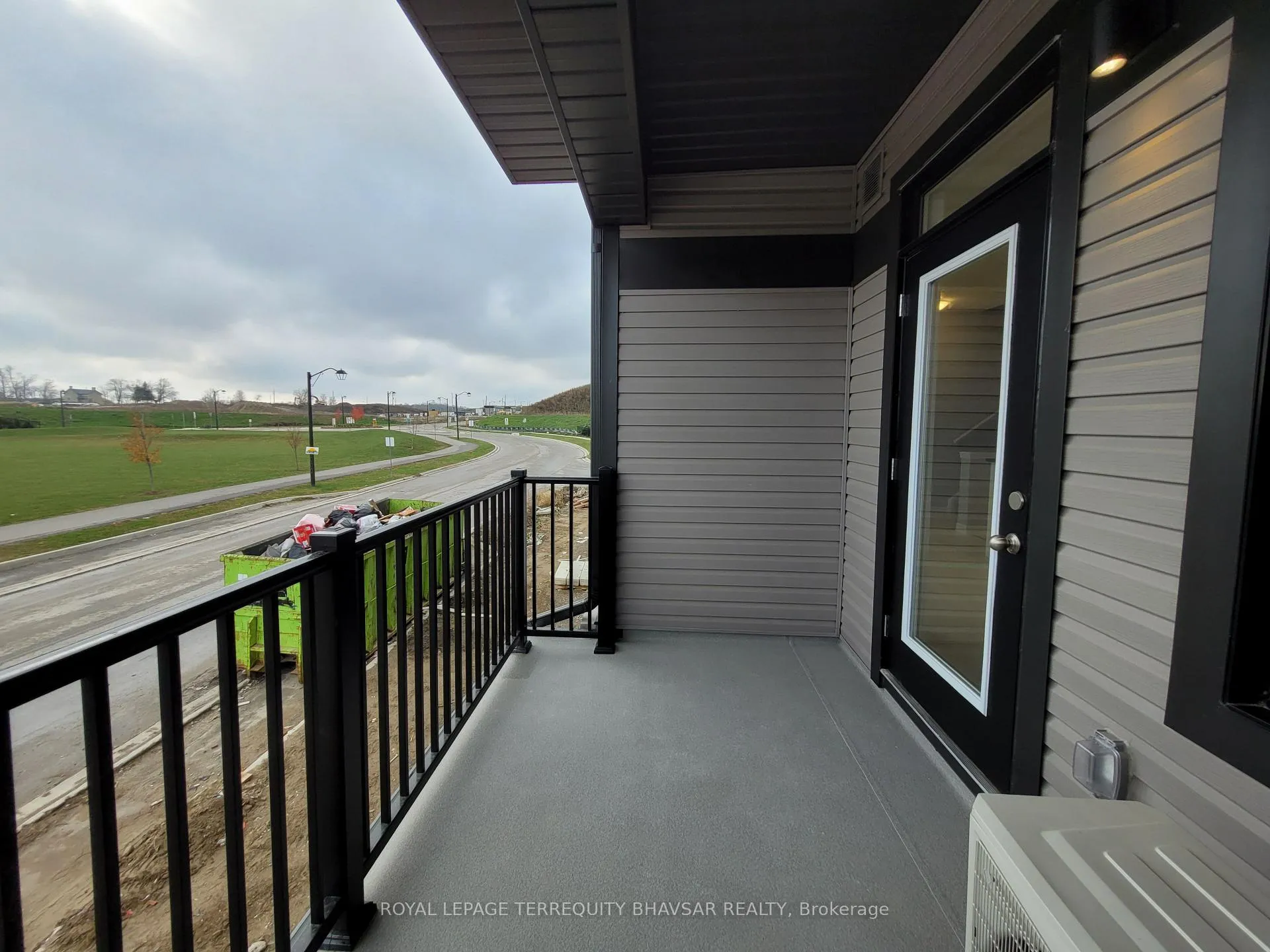 Photo 39 of 18 Oat Lane, Kitchener, Pioneer Park/Doon/Wyldwoods — HOMEH