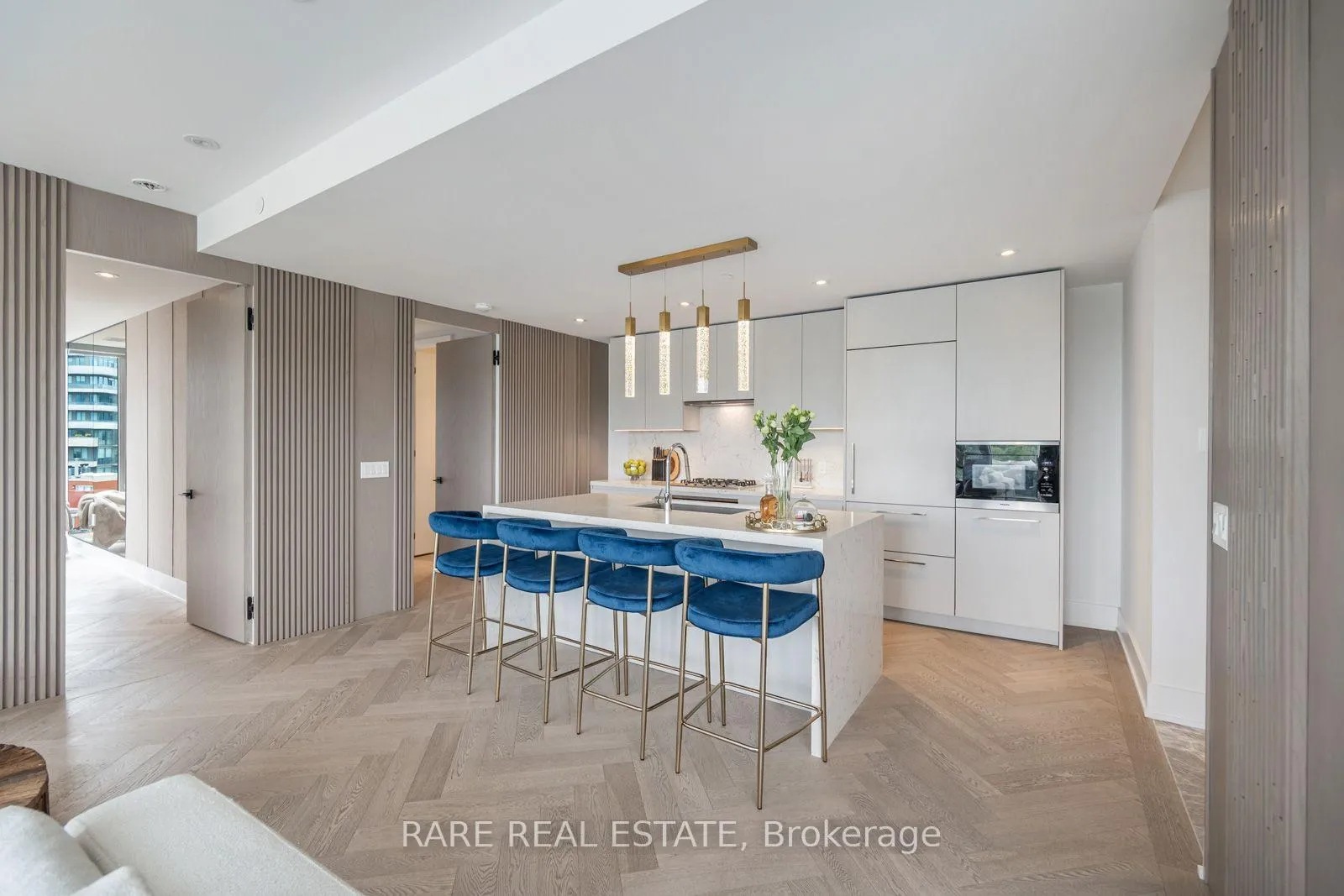Photo 3 of Unit 504, 346 Davenport Road, Toronto, The Annex — HOMEH