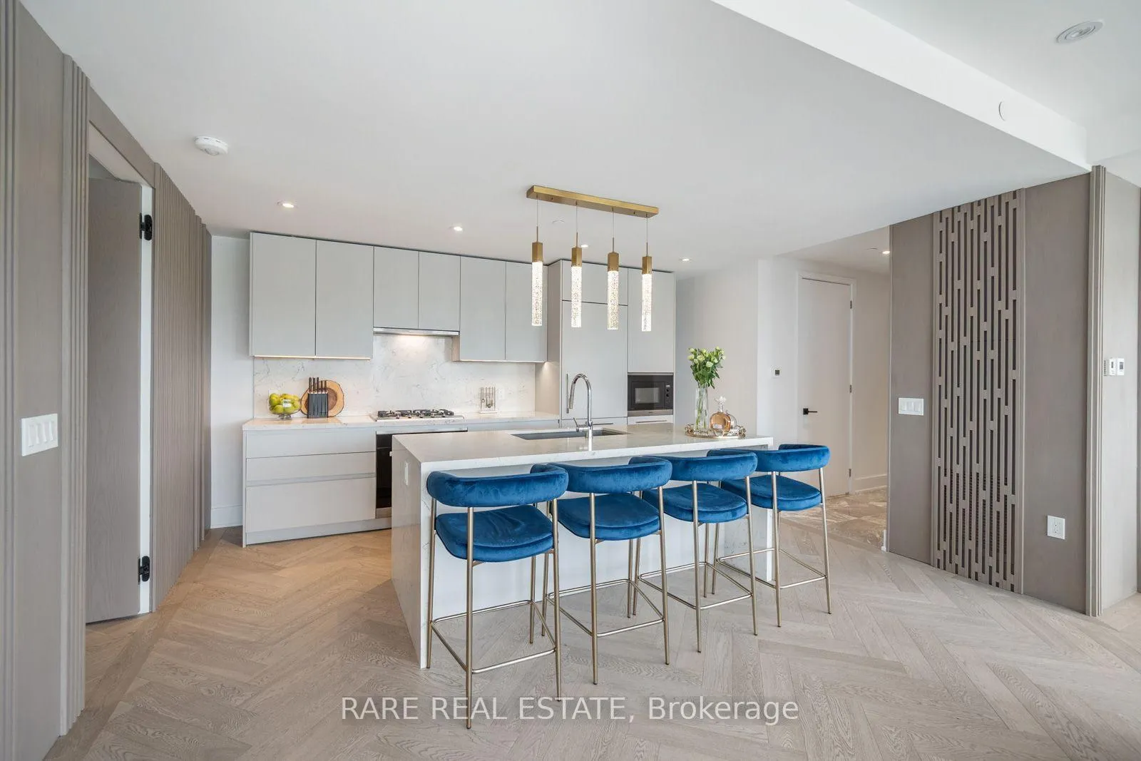 Photo 4 of Unit 504, 346 Davenport Road, Toronto, The Annex — HOMEH