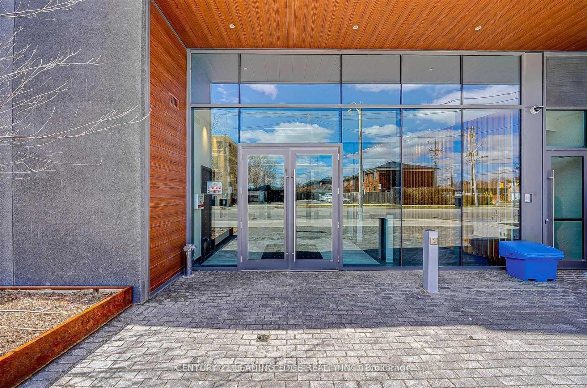 Photo 2 of Unit 302, 120 Varna Drive, Toronto, Englemount-Lawrence — HOMEH