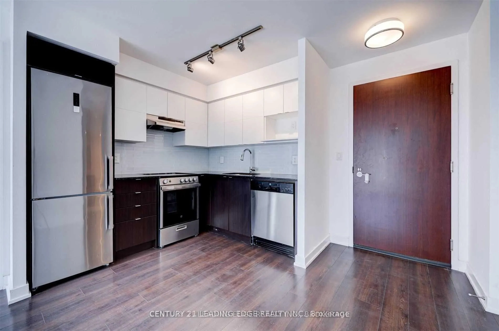 Photo 8 of Unit 302, 120 Varna Drive, Toronto, Englemount-Lawrence — HOMEH