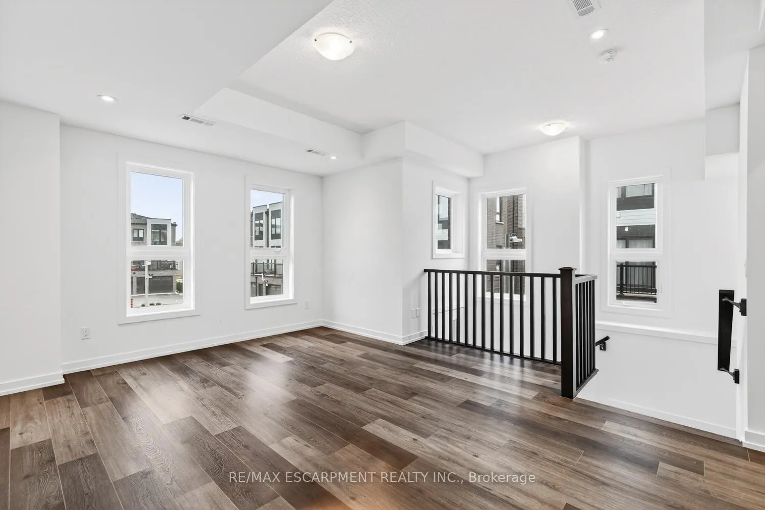 Photo 6 of Unit 22, 70 Kenesky Drive, Hamilton, Waterdown — HOMEH