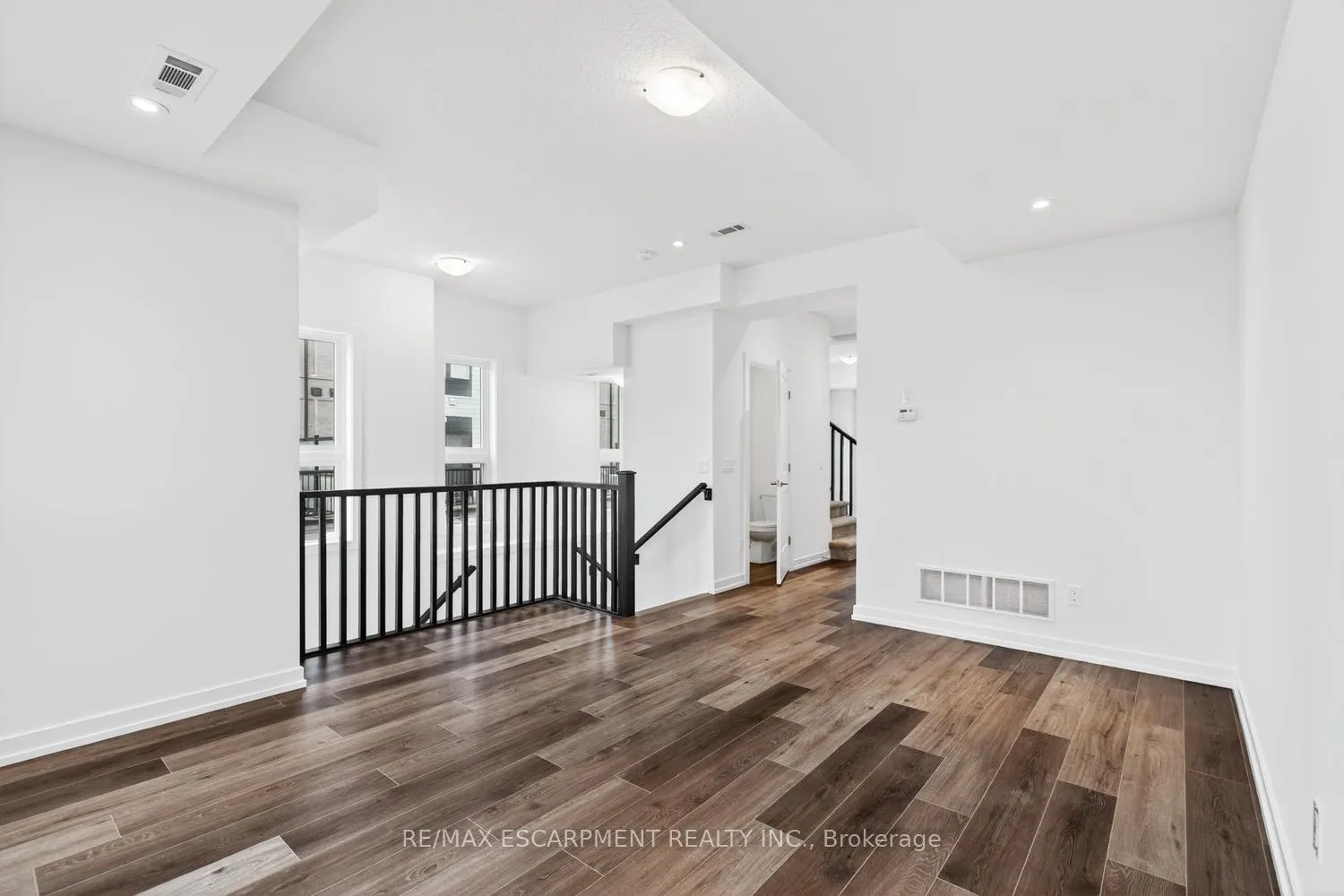 Photo 7 of Unit 22, 70 Kenesky Drive, Hamilton, Waterdown — HOMEH