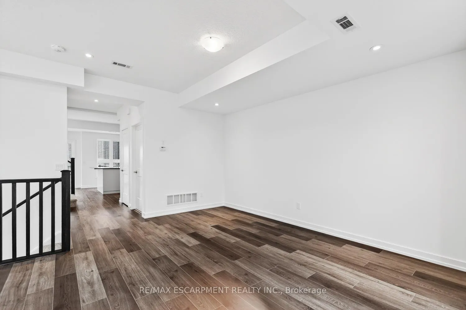 Photo 8 of Unit 22, 70 Kenesky Drive, Hamilton, Waterdown — HOMEH