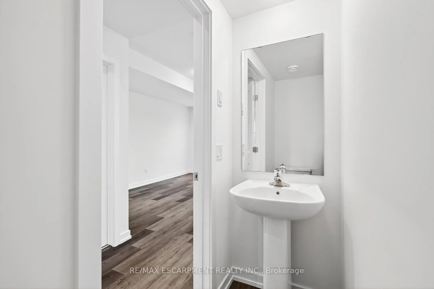 Photo 9 of Unit 22, 70 Kenesky Drive, Hamilton, Waterdown — HOMEH