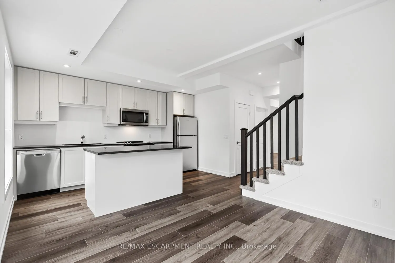 Photo 10 of Unit 22, 70 Kenesky Drive, Hamilton, Waterdown — HOMEH