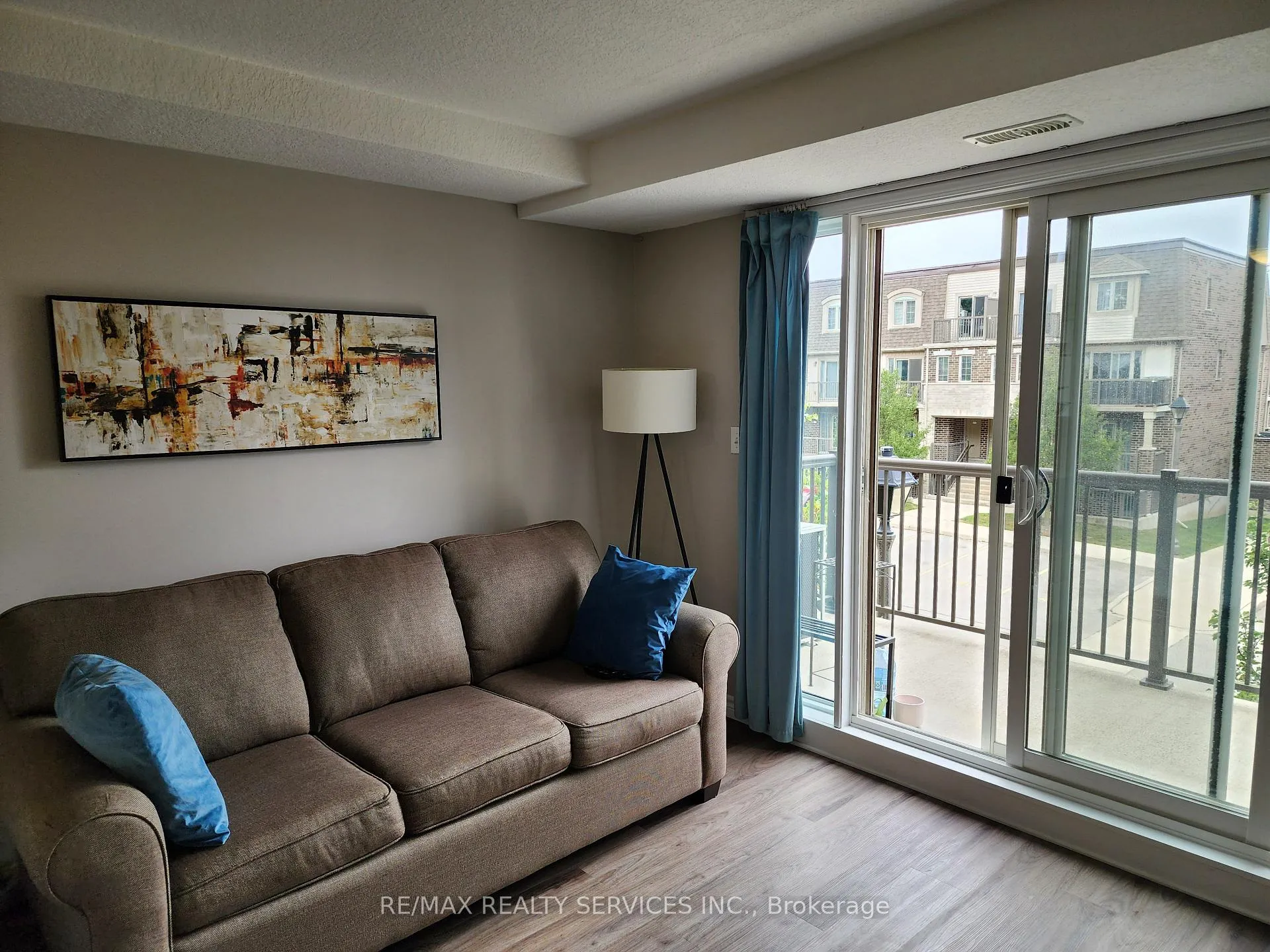 Photo 3 of Unit E, 237 Rachel Crescent E, Kitchener — HOMEH