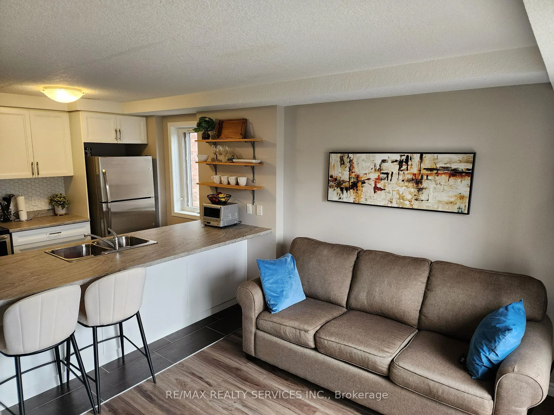Photo 6 of Unit E, 237 Rachel Crescent E, Kitchener — HOMEH