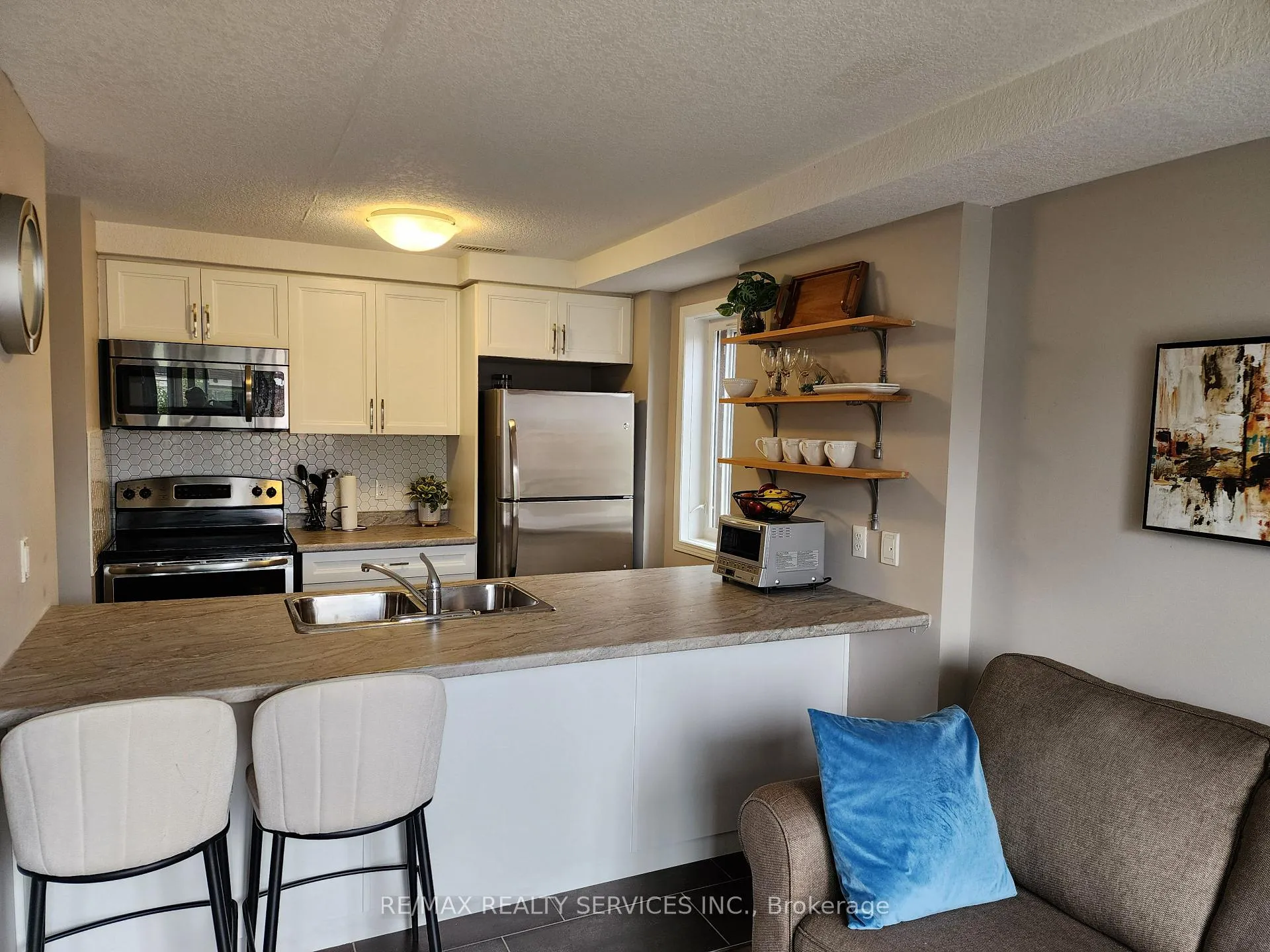 Photo 8 of Unit E, 237 Rachel Crescent E, Kitchener — HOMEH