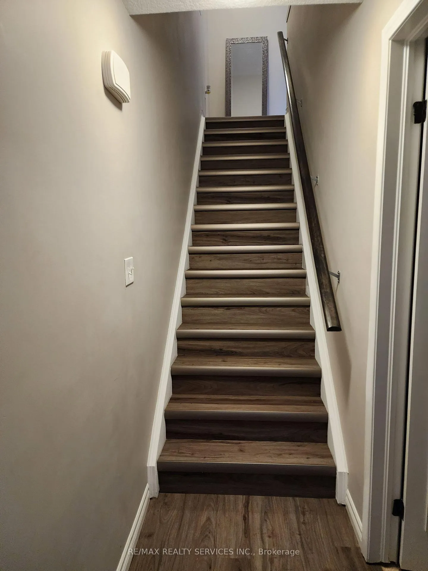 Photo 9 of Unit E, 237 Rachel Crescent E, Kitchener — HOMEH