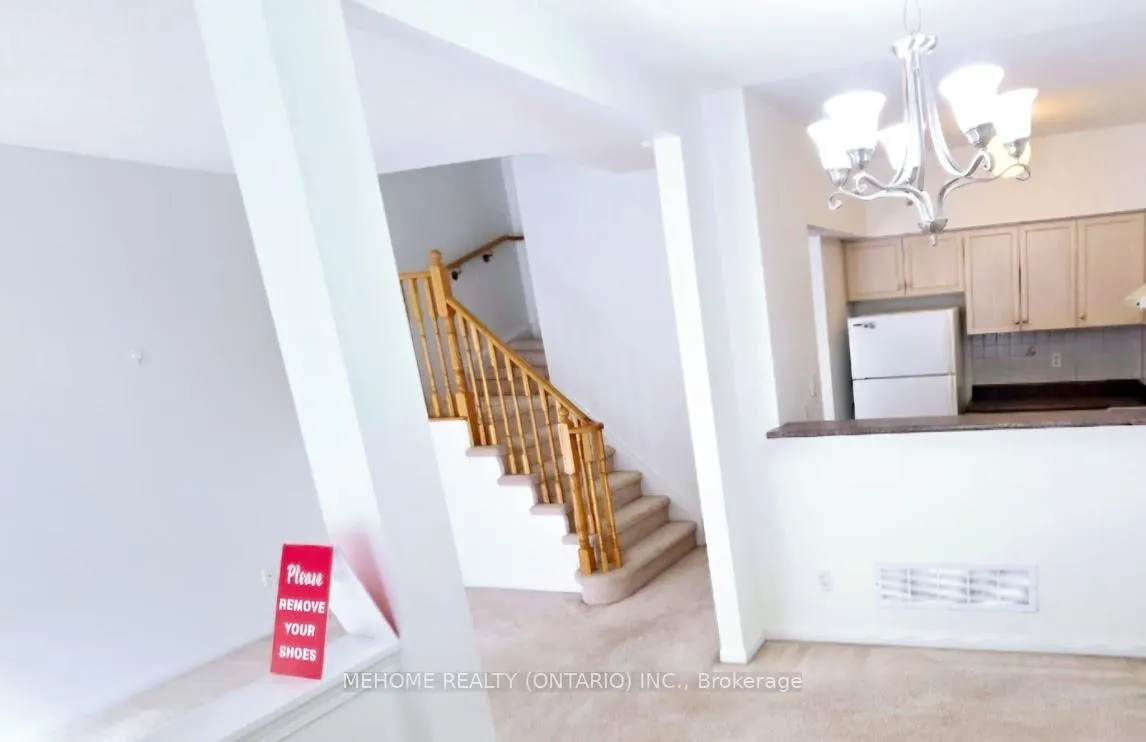 Photo 2 of Unit 2, 1 Alpen Way, Markham, Unionville — HOMEH