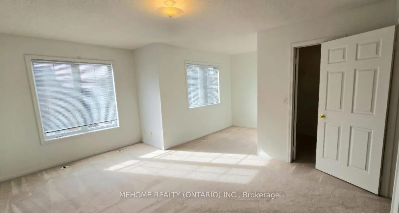 Photo 4 of Unit 2, 1 Alpen Way, Markham, Unionville — HOMEH