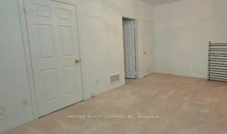 Photo 5 of Unit 2, 1 Alpen Way, Markham, Unionville — HOMEH
