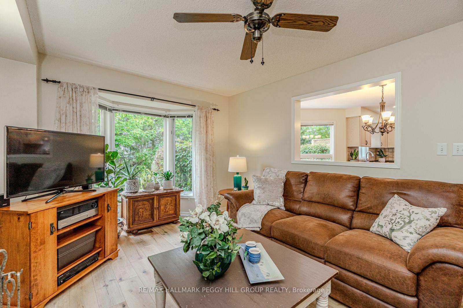 Photo 3 of 47 Finlay Road, Barrie, West Bayfield — HOMEH