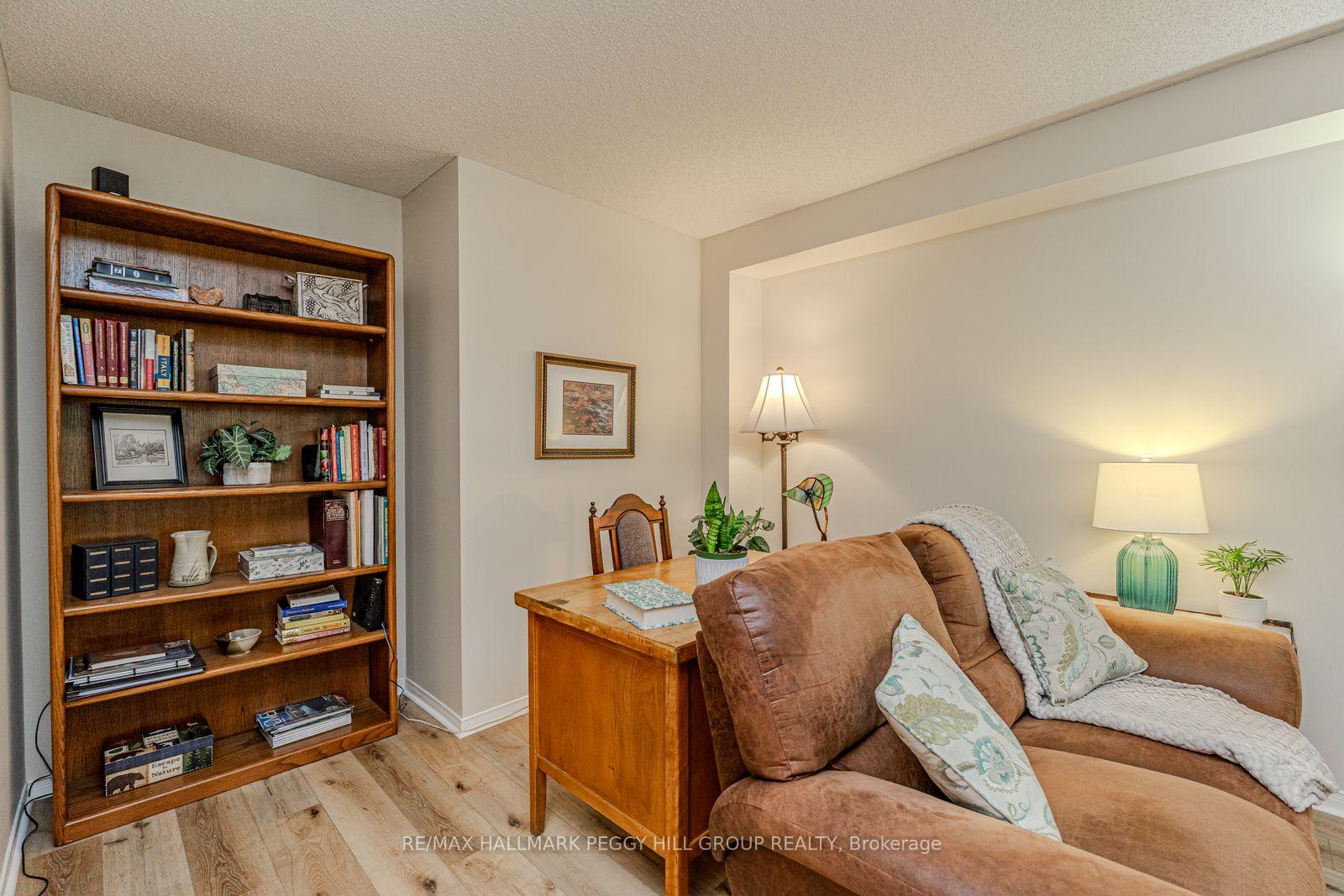 Photo 4 of 47 Finlay Road, Barrie, West Bayfield — HOMEH