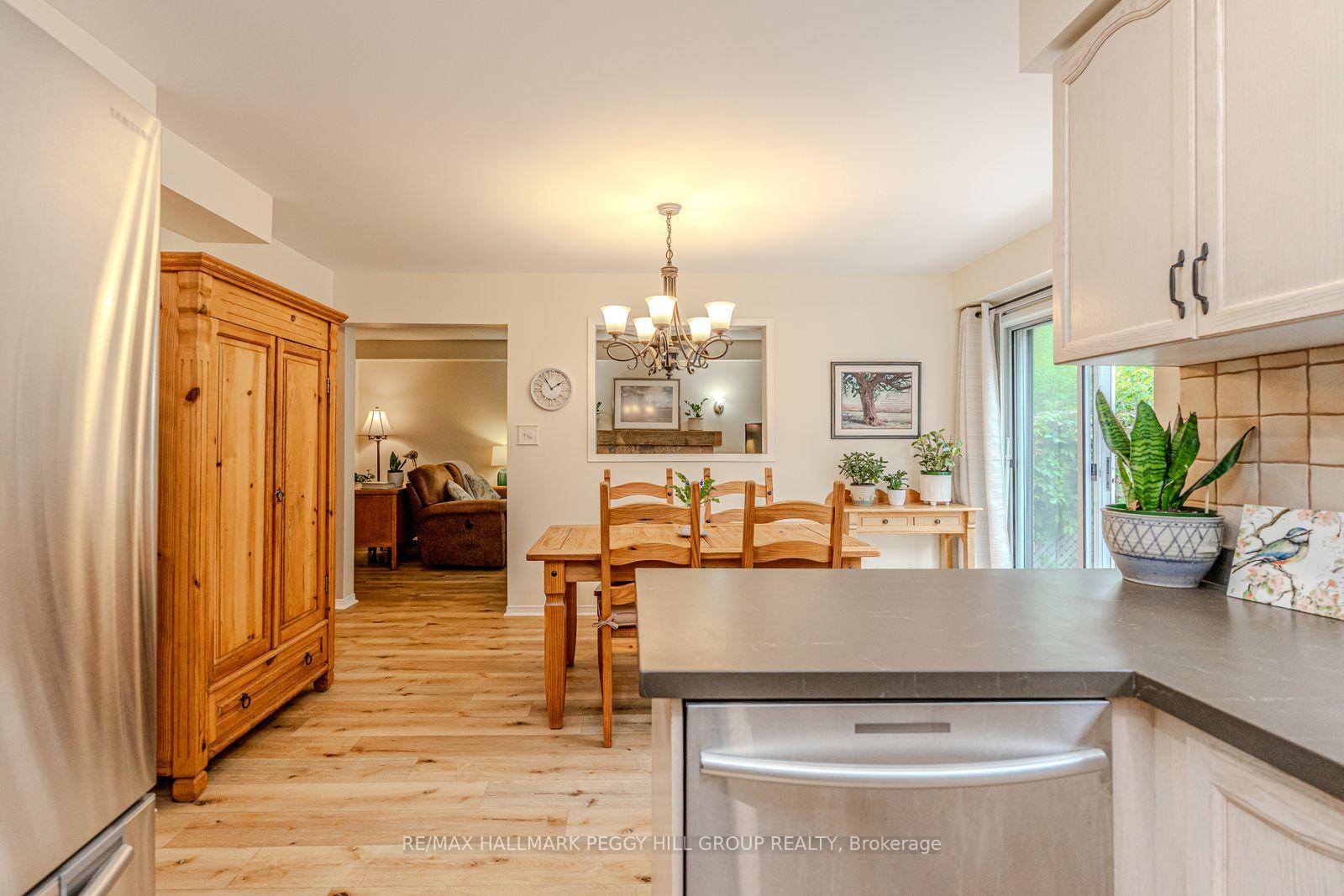 Photo 7 of 47 Finlay Road, Barrie, West Bayfield — HOMEH