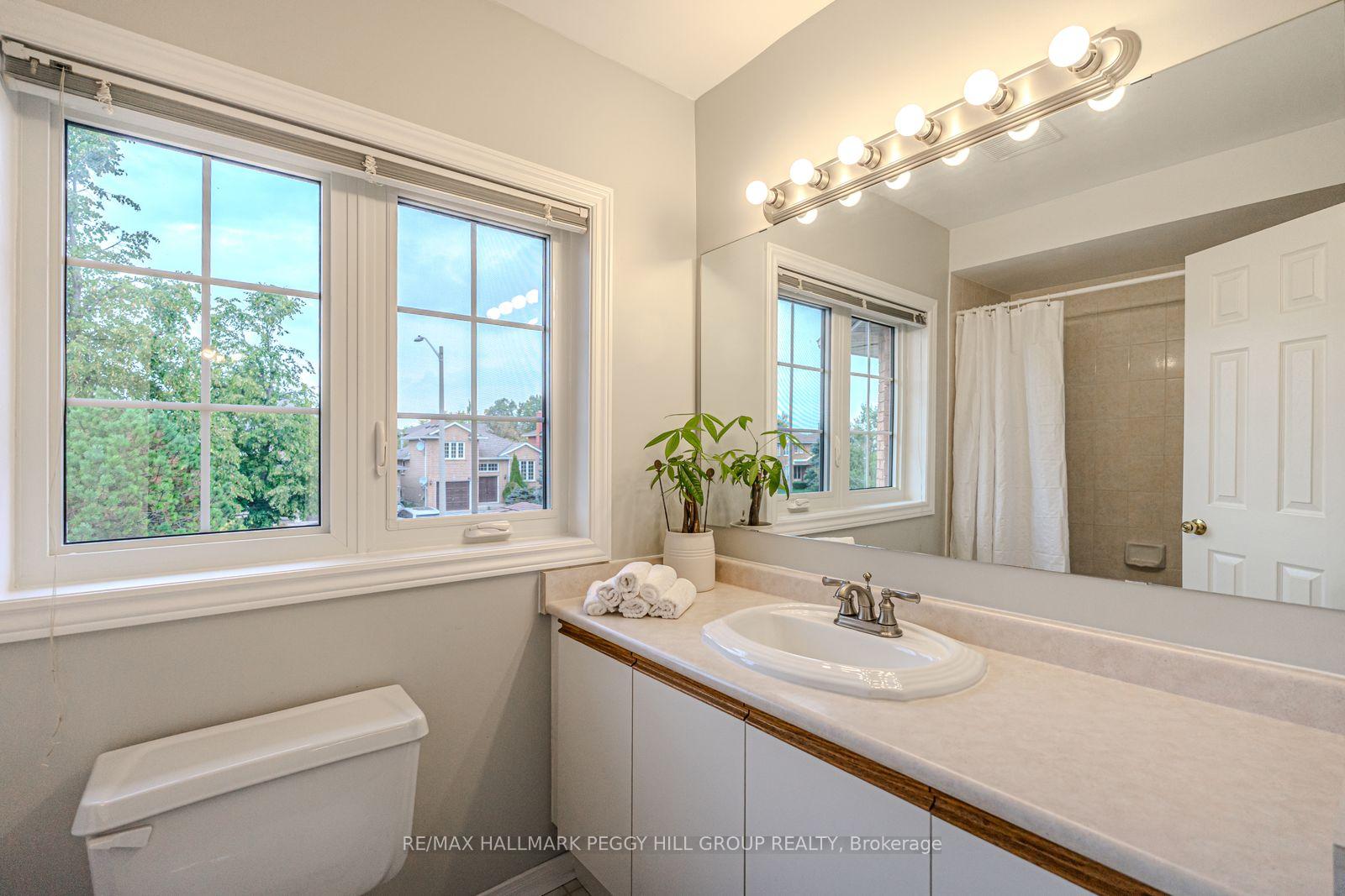 Photo 19 of 47 Finlay Road, Barrie, West Bayfield — HOMEH