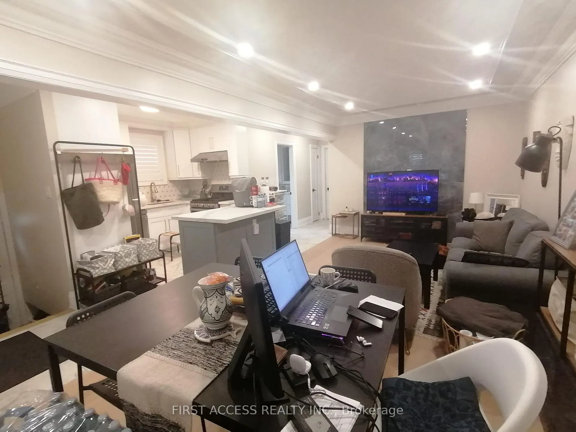 Photo 2 of Unit Main, 15 Chartwell Road, Etobicoke, Stonegate-Queensway — HOMEH