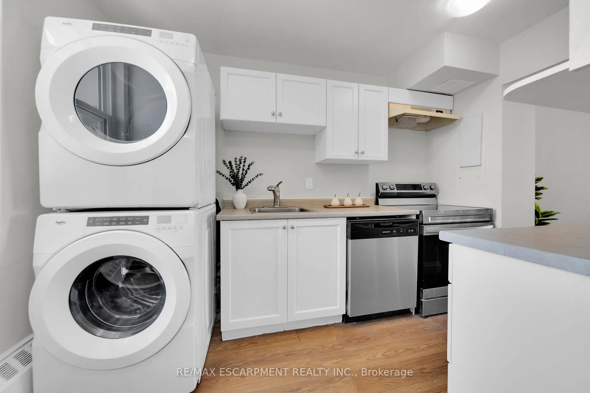 Photo 5 of Unit 424, 350 Quigley Road, Hamilton, Vincent — HOMEH