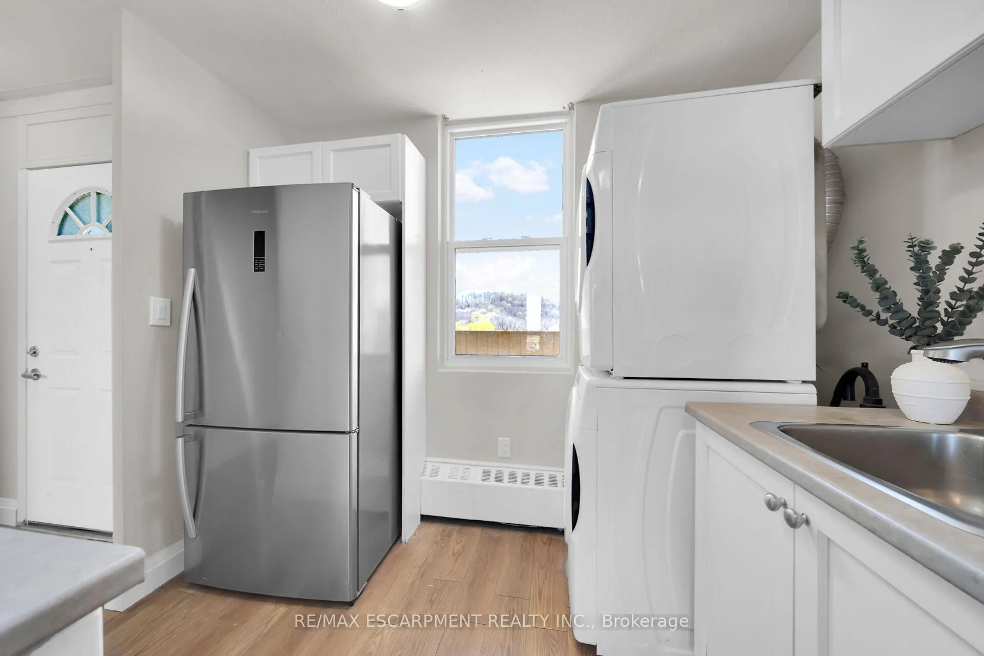 Photo 6 of Unit 424, 350 Quigley Road, Hamilton, Vincent — HOMEH