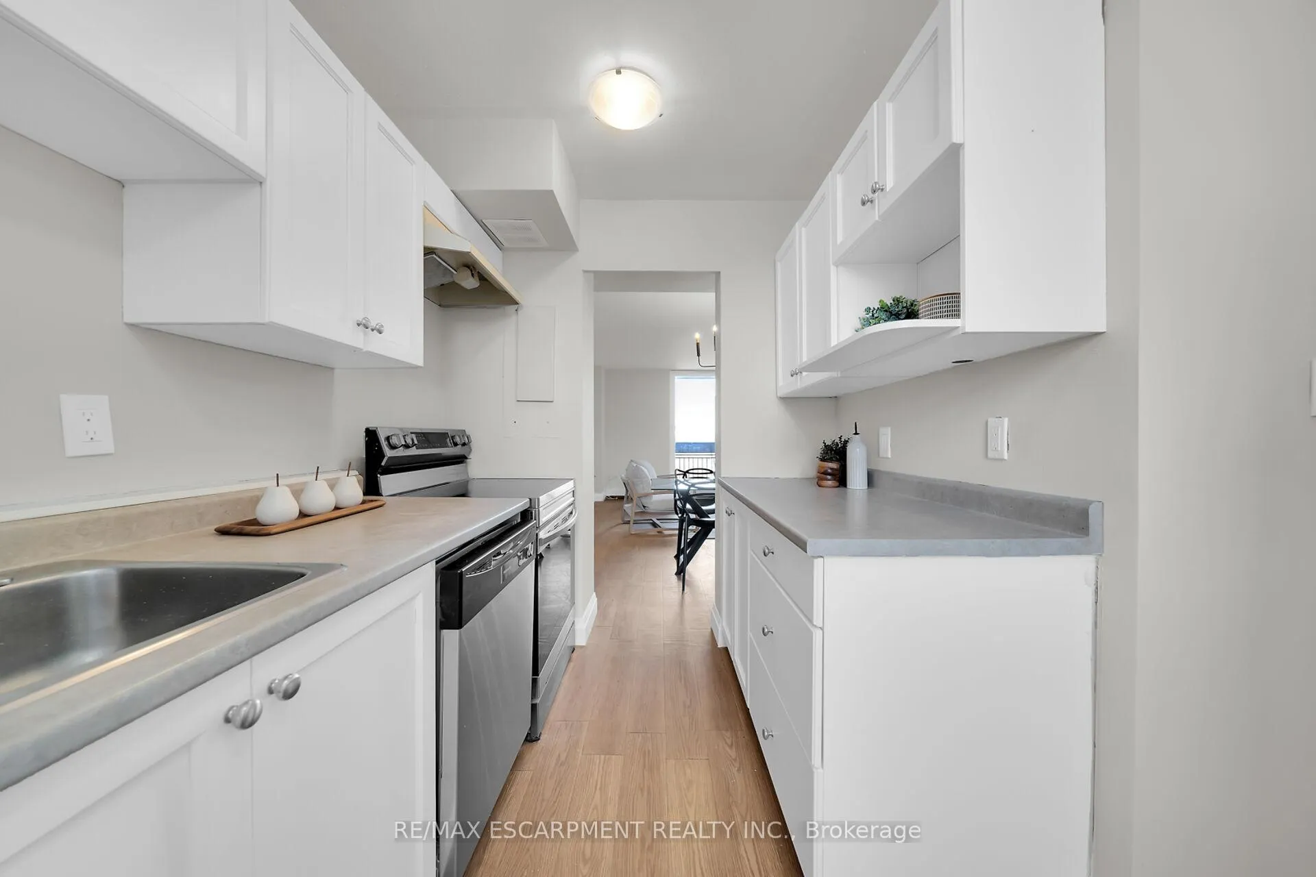Photo 8 of Unit 424, 350 Quigley Road, Hamilton, Vincent — HOMEH