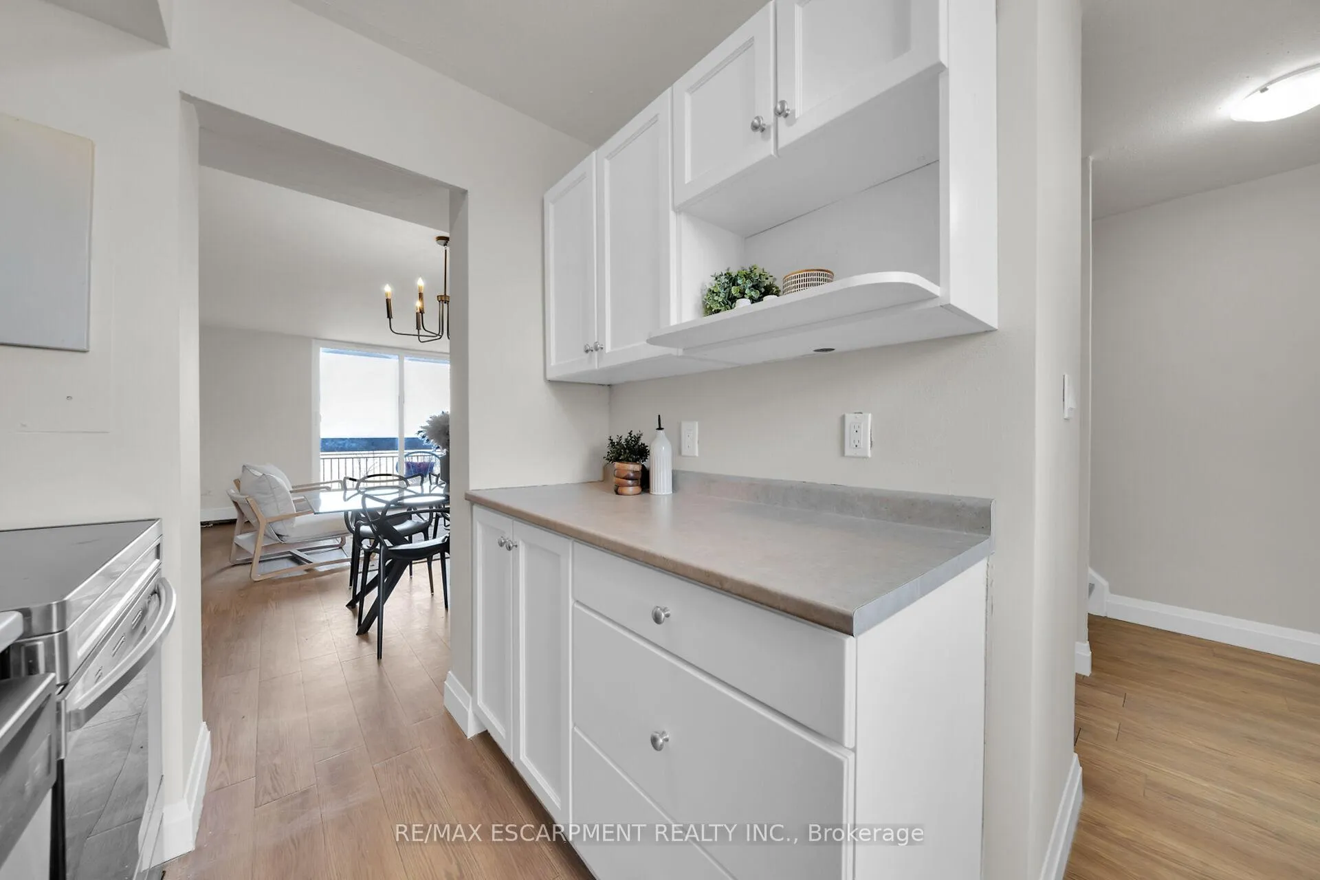 Photo 9 of Unit 424, 350 Quigley Road, Hamilton, Vincent — HOMEH