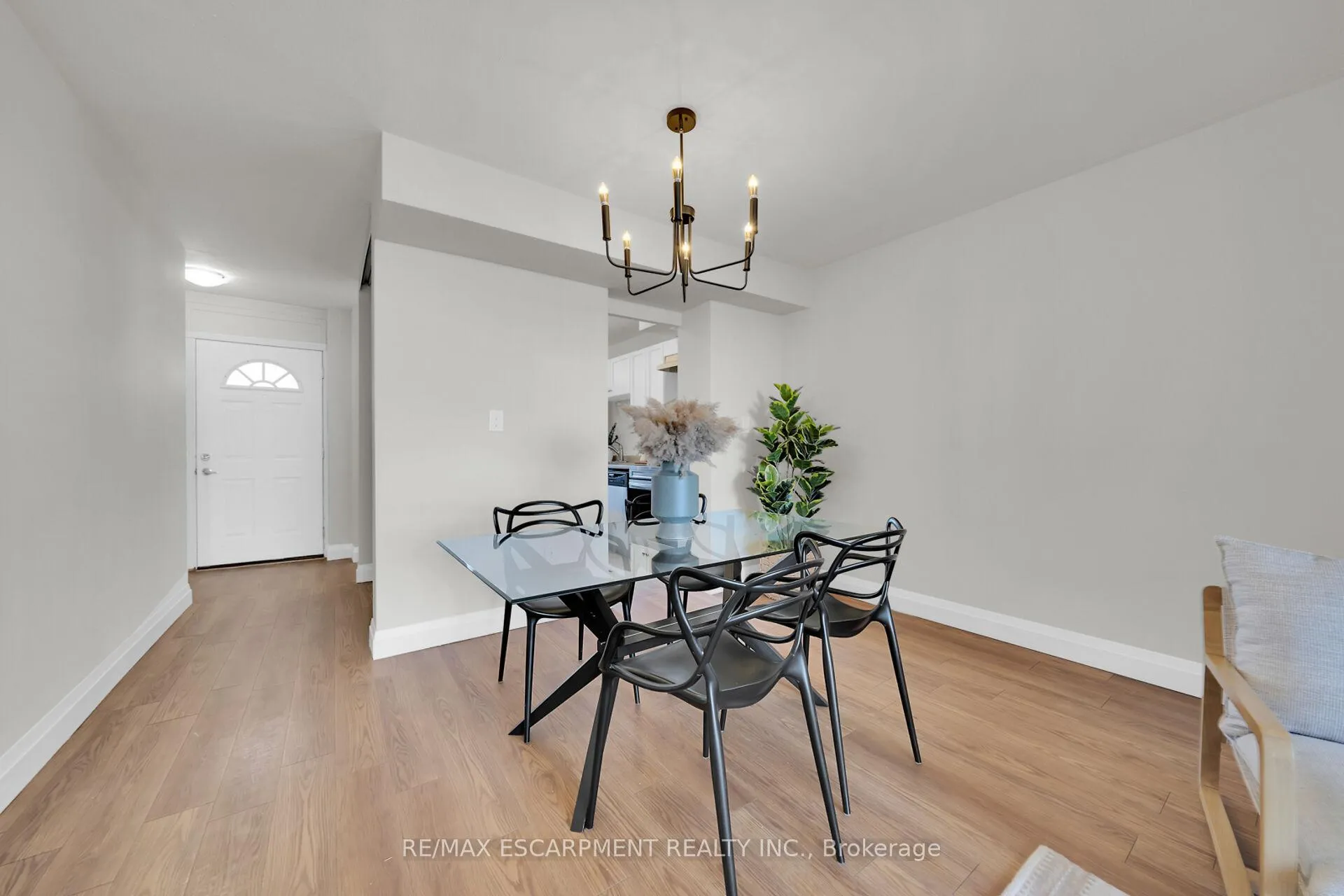 Photo 10 of Unit 424, 350 Quigley Road, Hamilton, Vincent — HOMEH